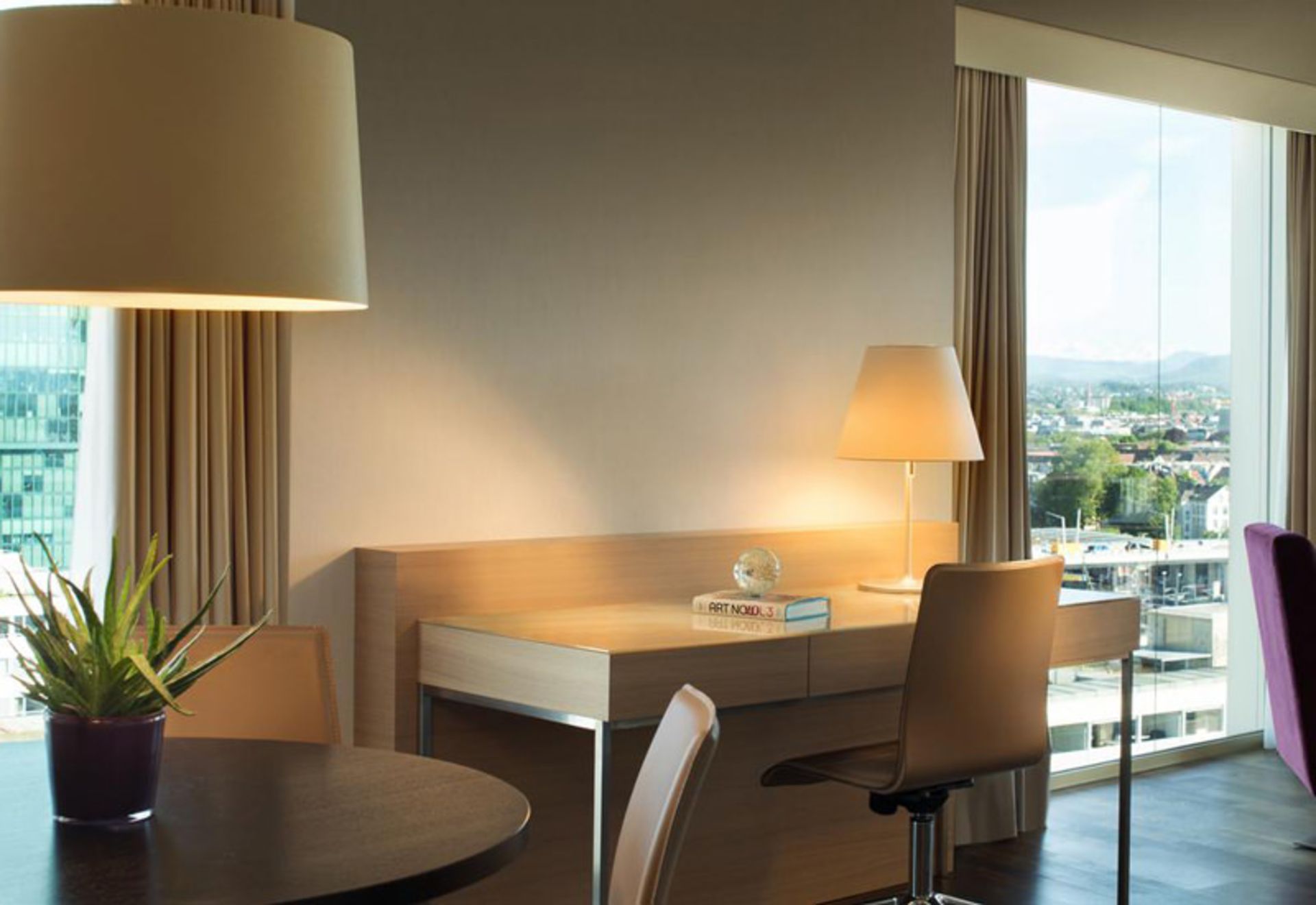 هتل رنسانس زوریخ تاور (Renaissance Zurich Tower Hotel)