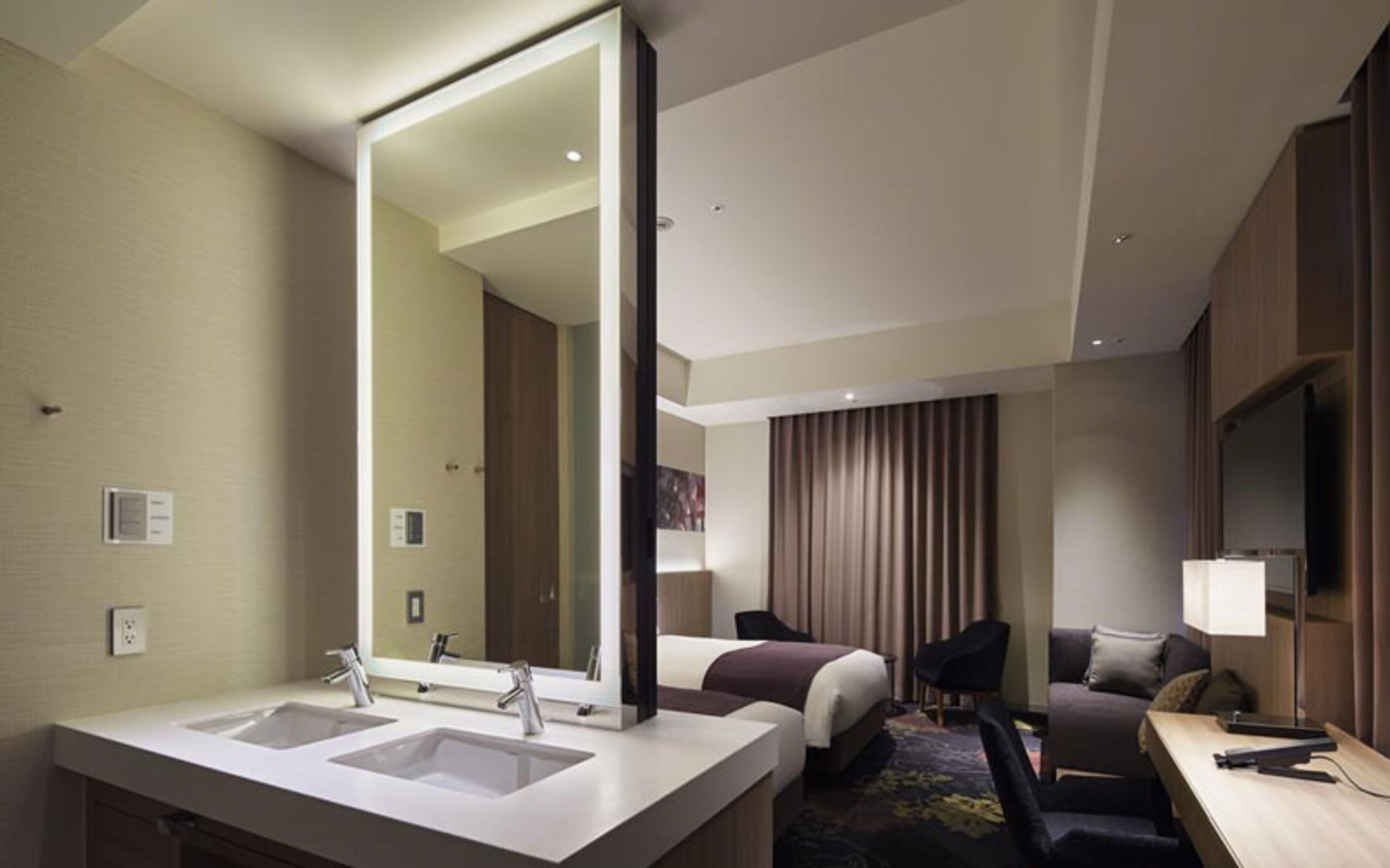 هتل میلینیوم میتوسی گاردن (Millennium Mitsui Garden Hotel Tokyo)
