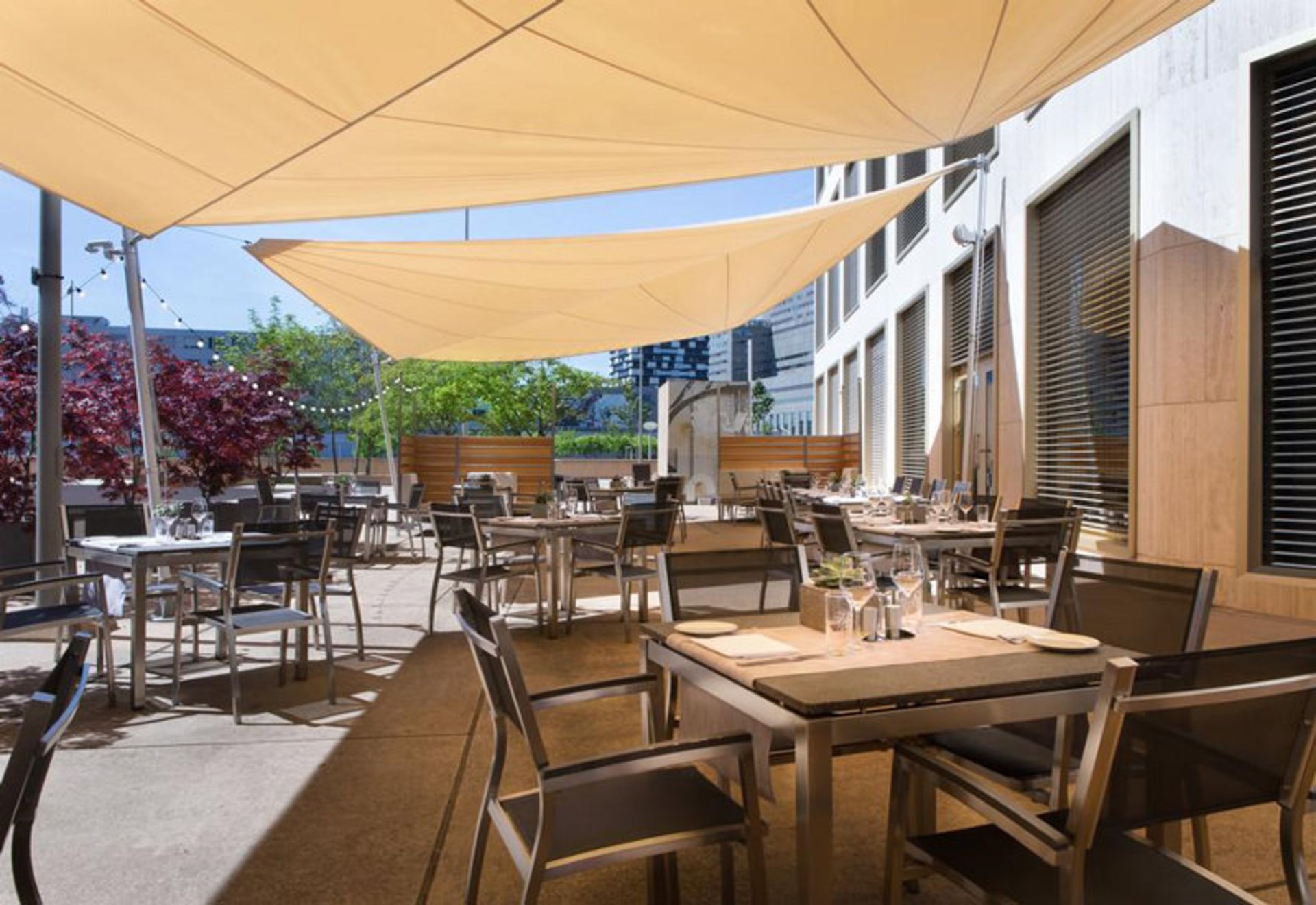 هتل رنسانس زوریخ تاور (Renaissance Zurich Tower Hotel)