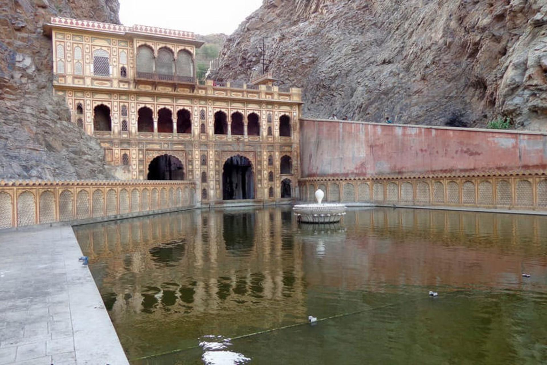 معبد گالتاجی