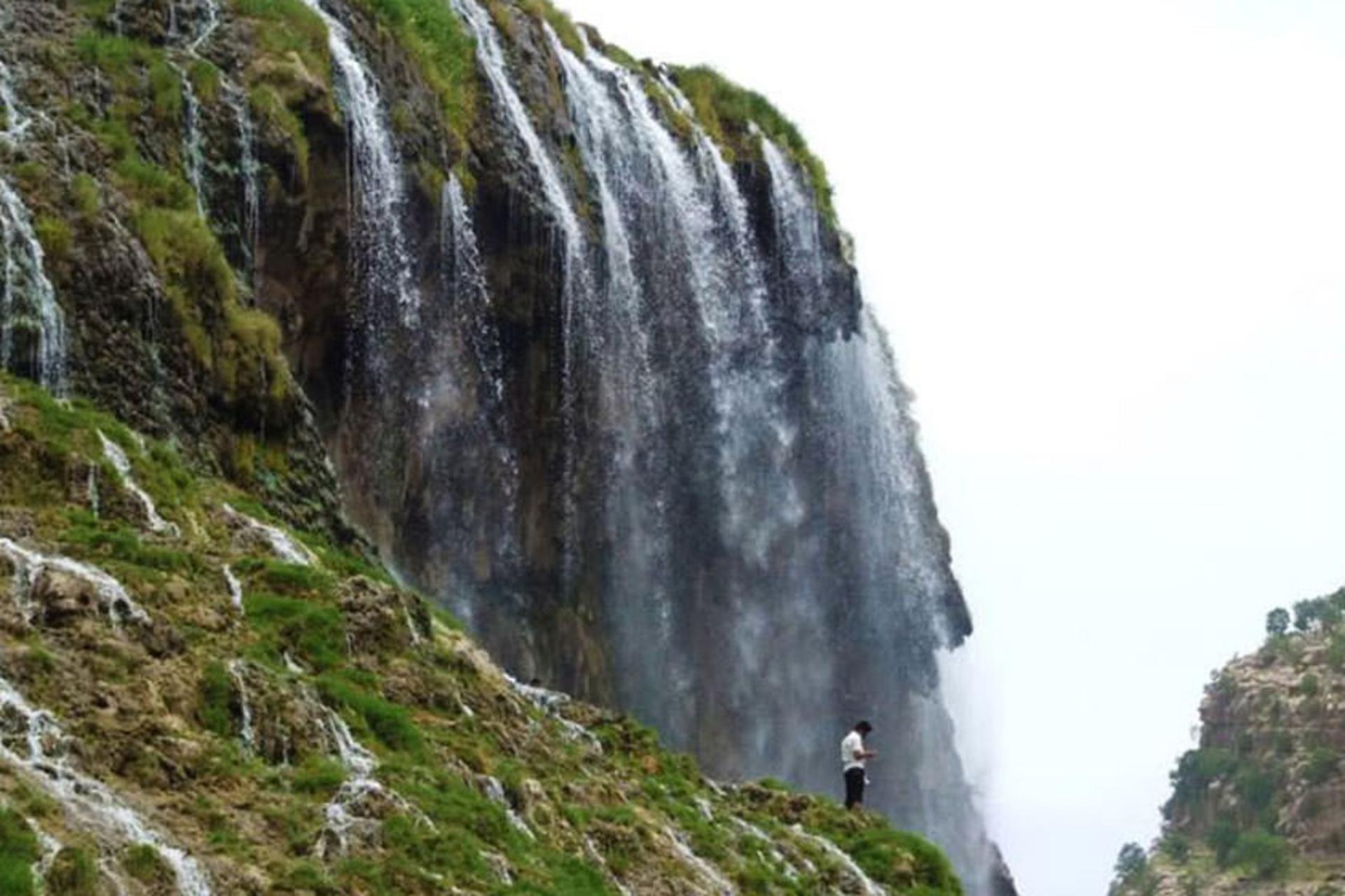 آبشار کمر‌دوغ