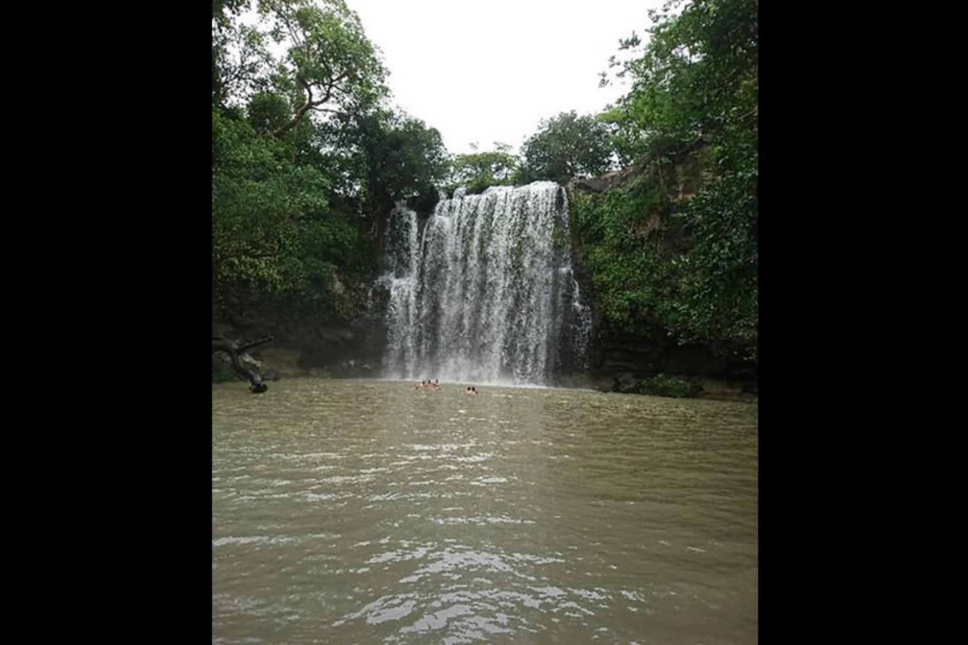Llanos de Cortez Waterfall