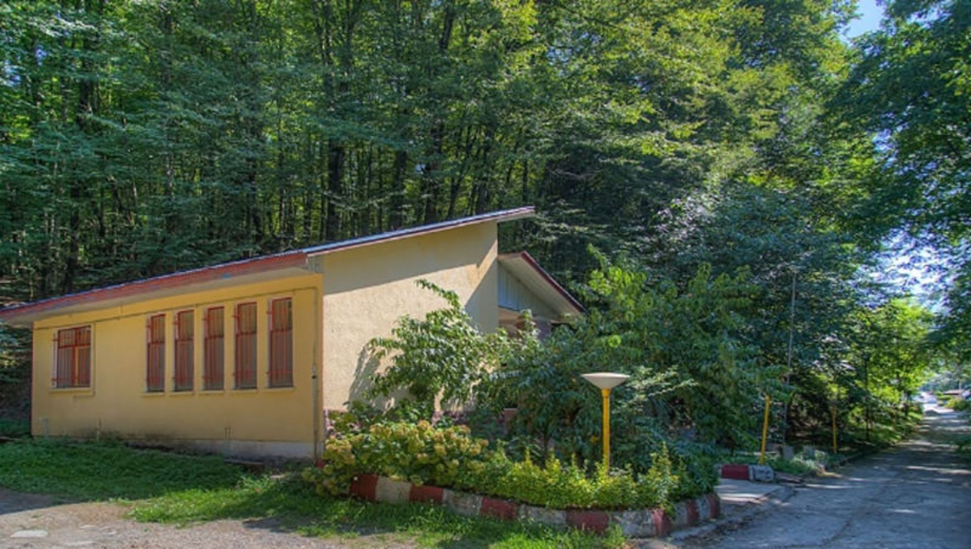 مهمانسرای جهانگردی چالوس