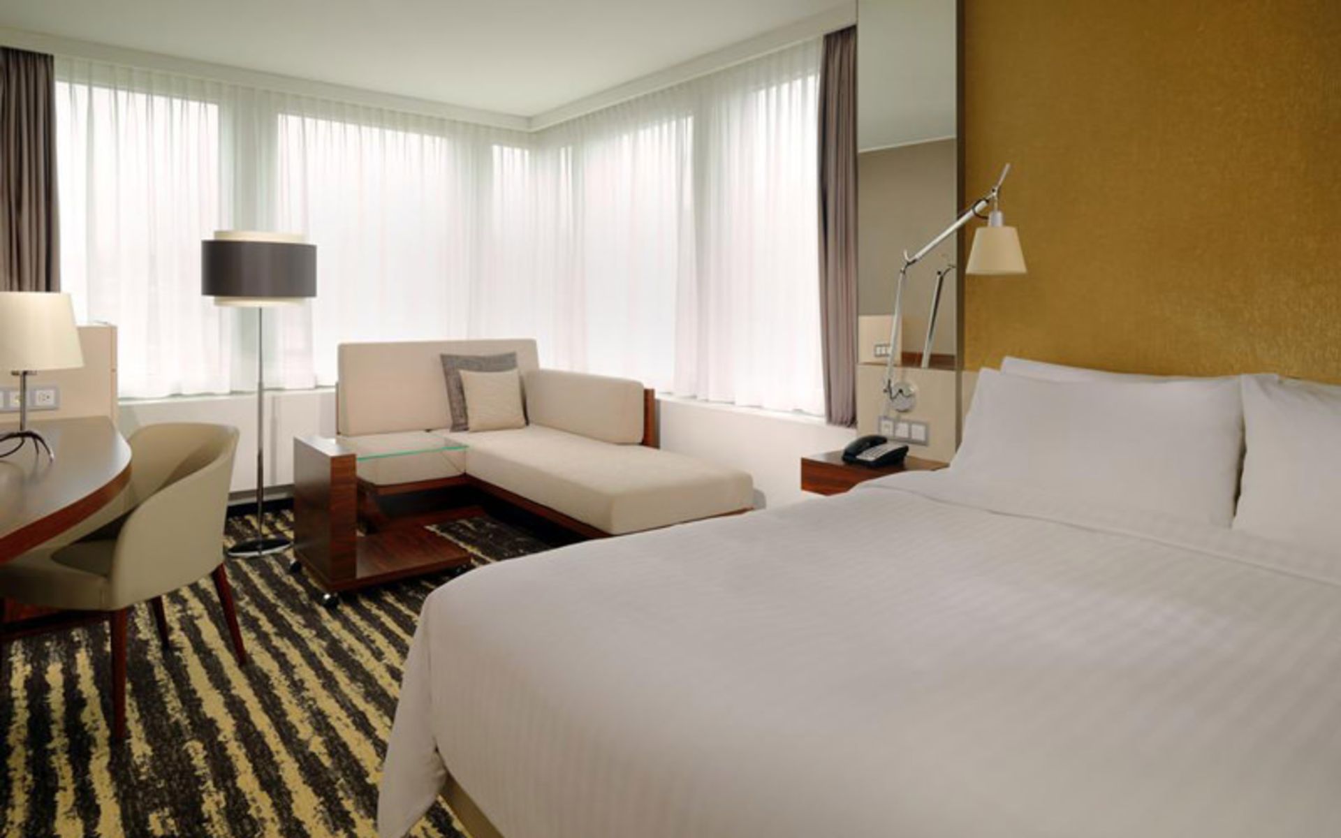 هتل زوریخ ماریوت (Zurich Marriott Hotel)