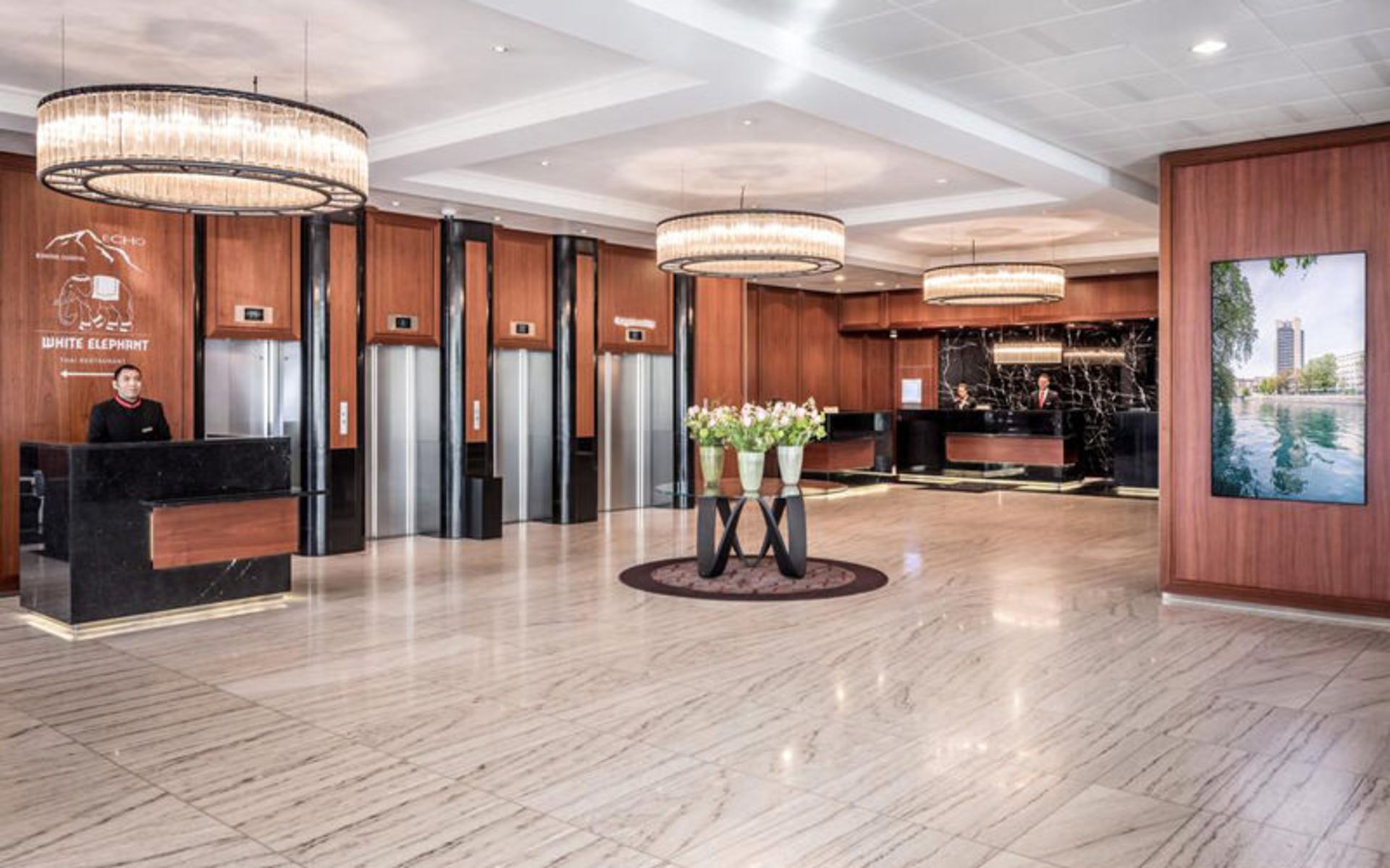 هتل زوریخ ماریوت (Zurich Marriott Hotel)