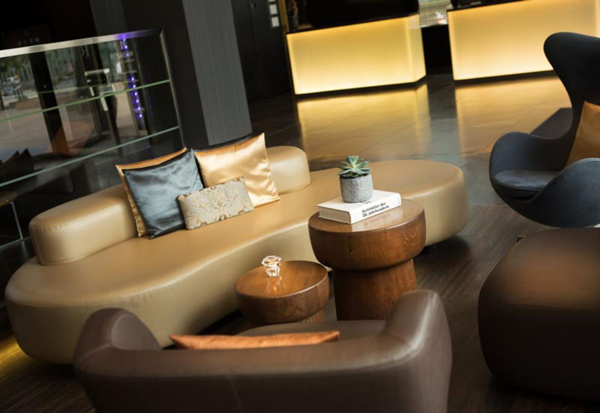 هتل رنسانس زوریخ تاور (Renaissance Zurich Tower Hotel)