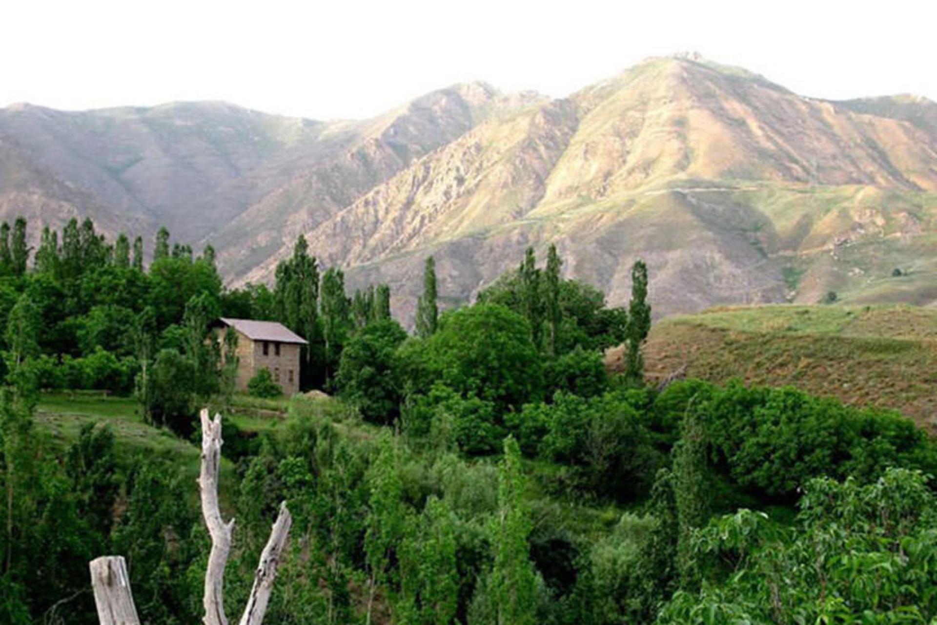 آبشار و روستای اورازان