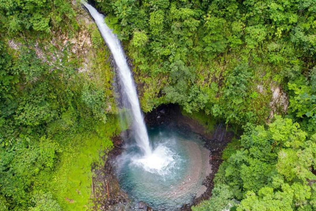 آبشار لافورتانا (La Fortuna Waterfall) 