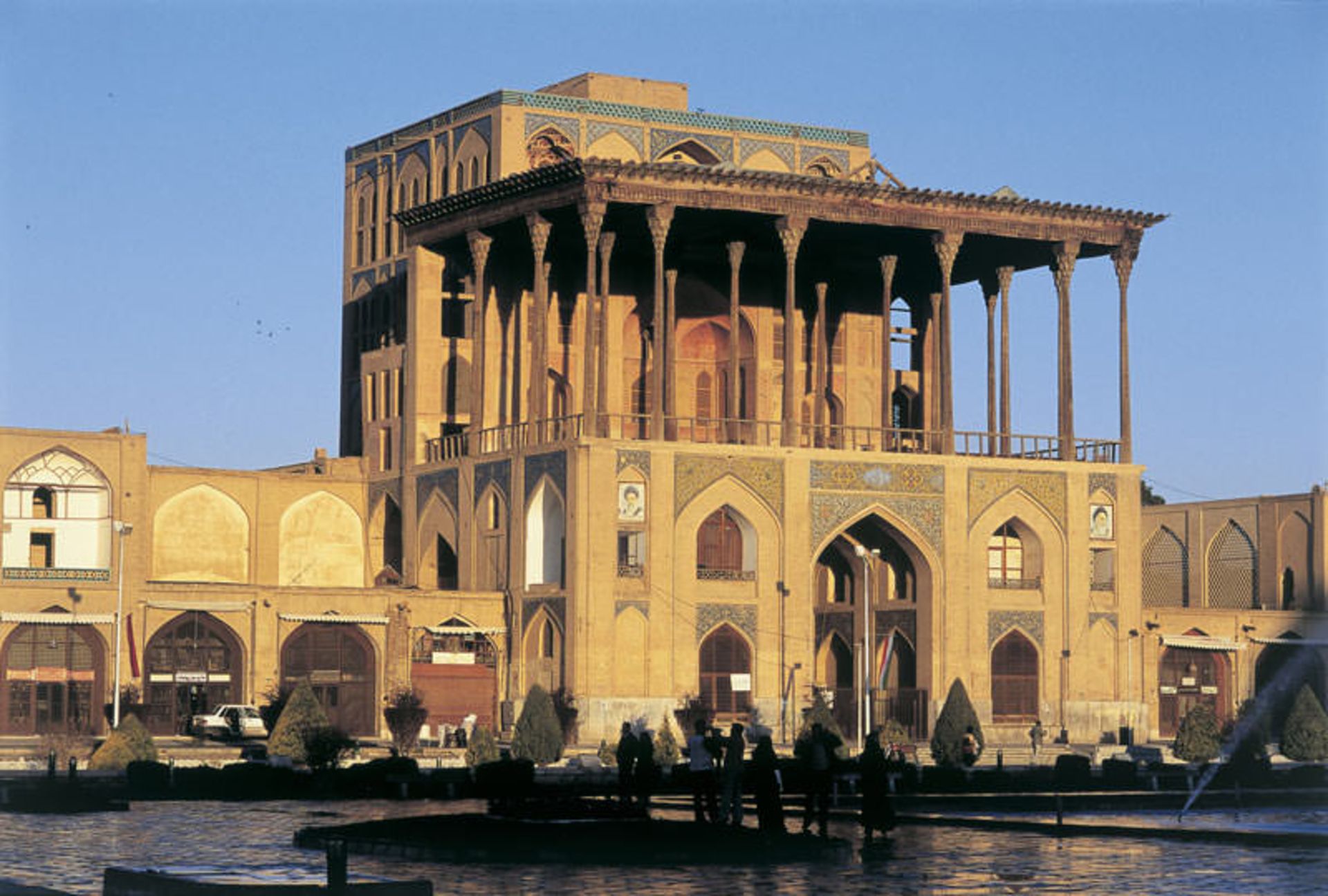 عالی قاپو