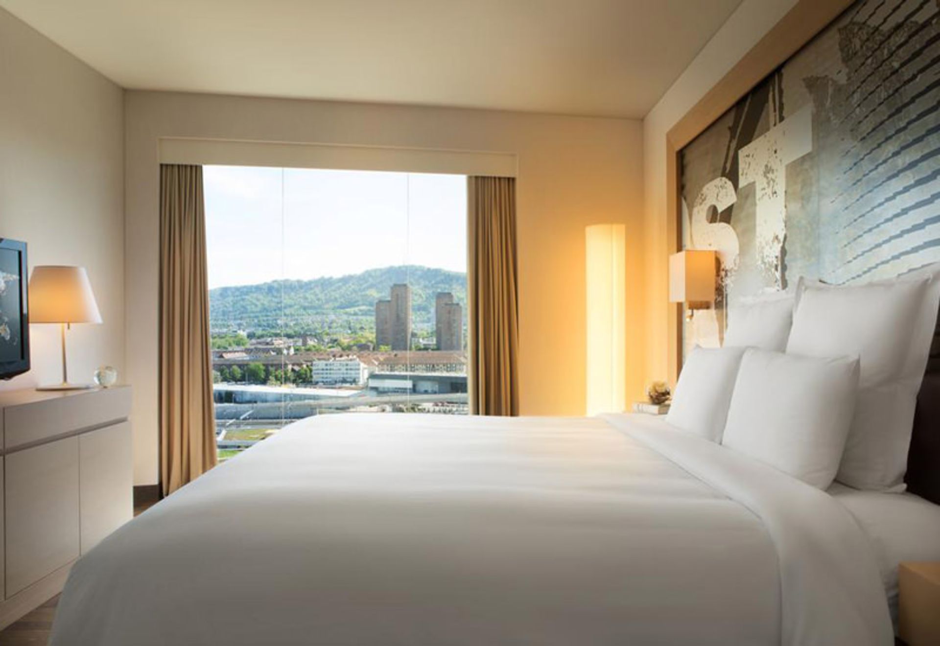 هتل رنسانس زوریخ تاور (Renaissance Zurich Tower Hotel)
