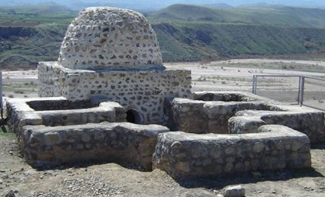 چهارطاقی (آتشکده) پیرچم