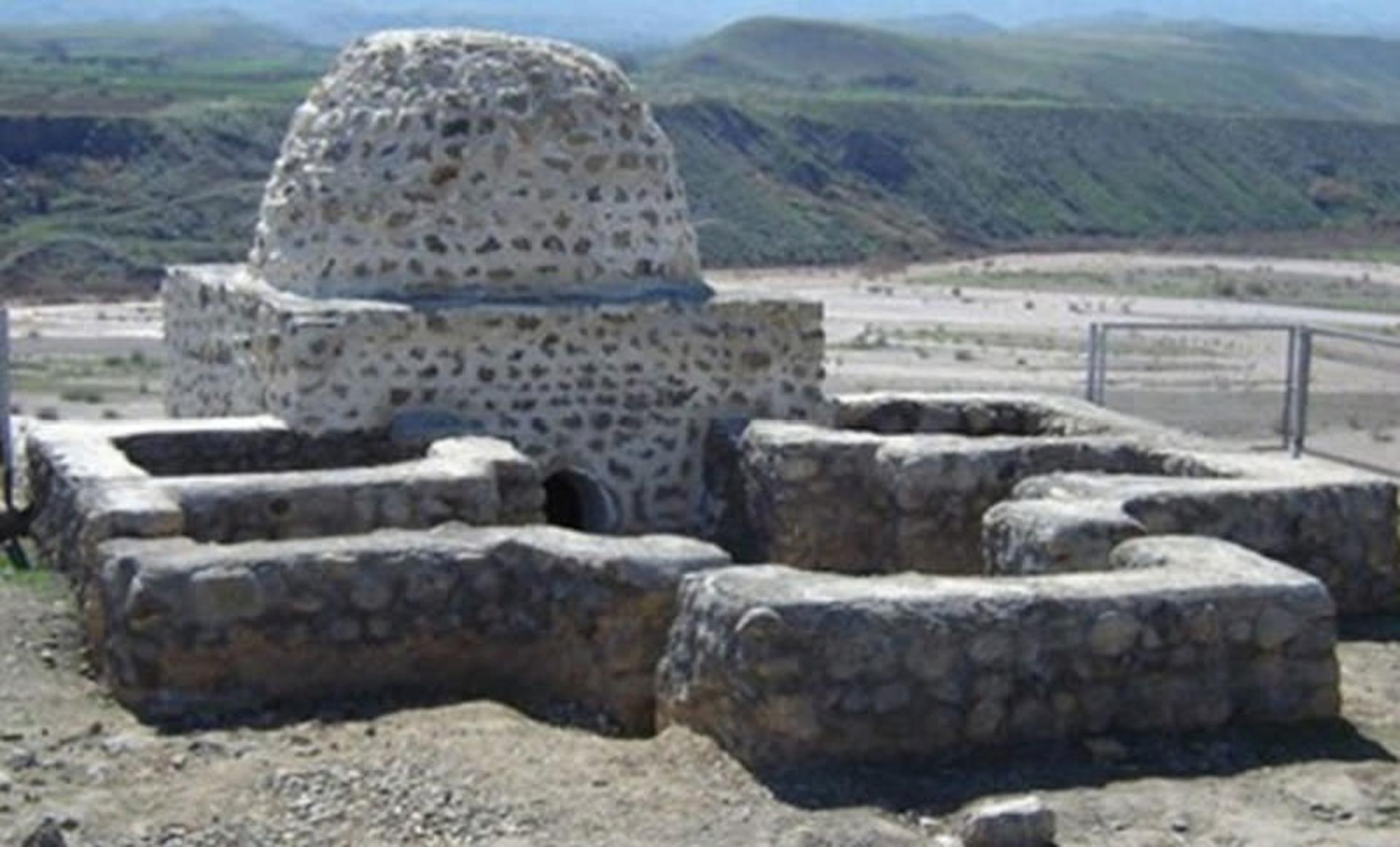 چهارطاقی (آتشکده) پیرچم