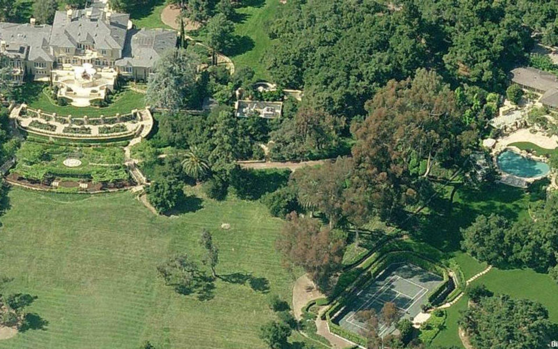 املاک اوپرا