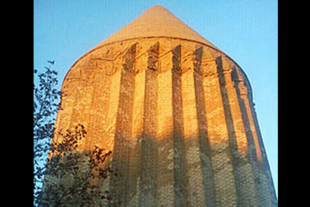 برج آرامگاهی علاءالدوله