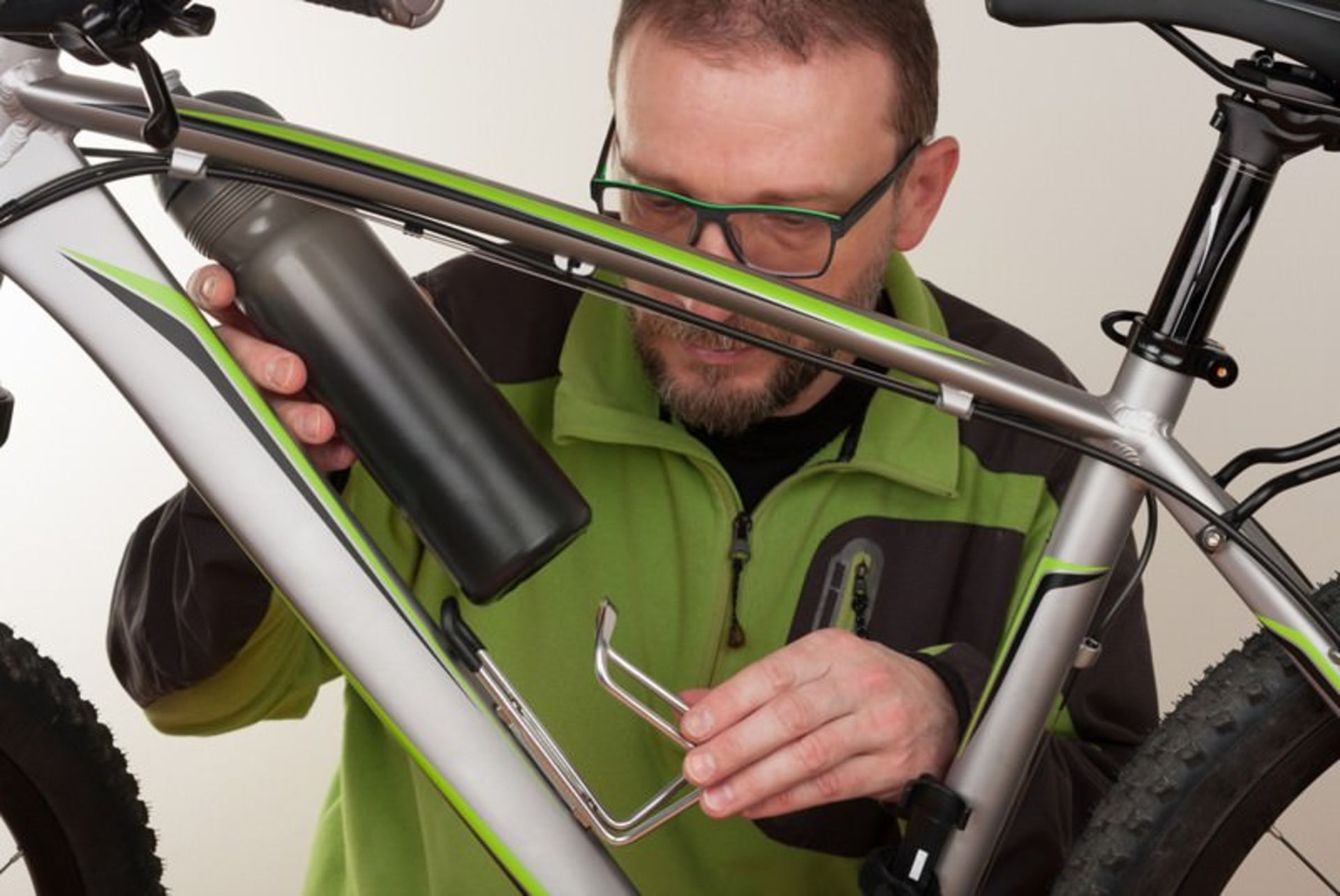 محفظه نگهداری بطری آب