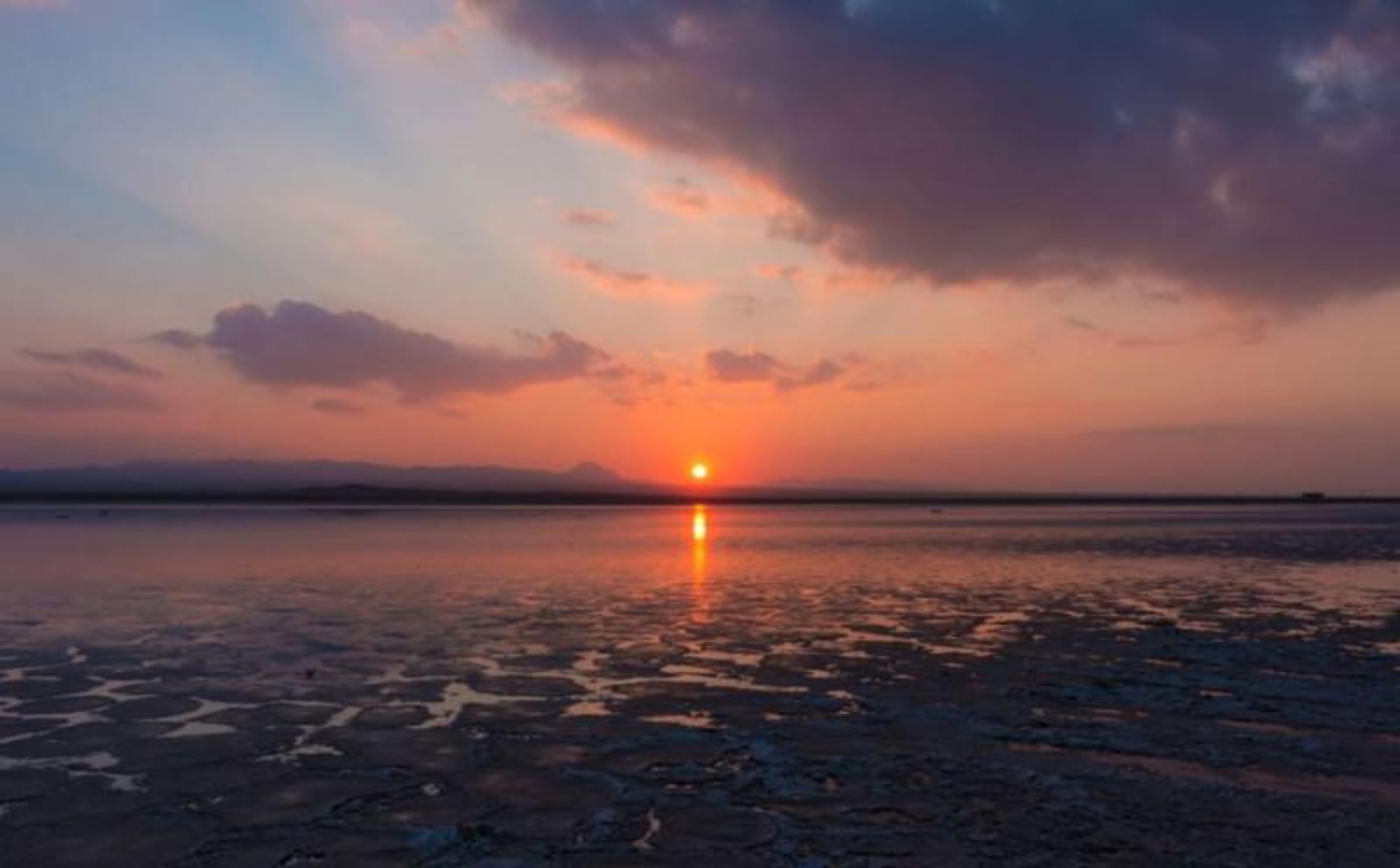 دریاچه نمک خور 
