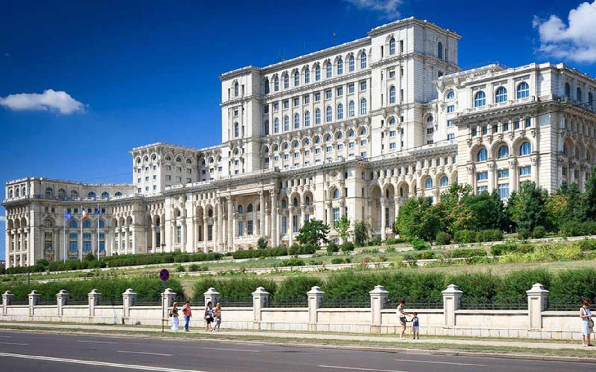 کاخ پارلمان در بخارست