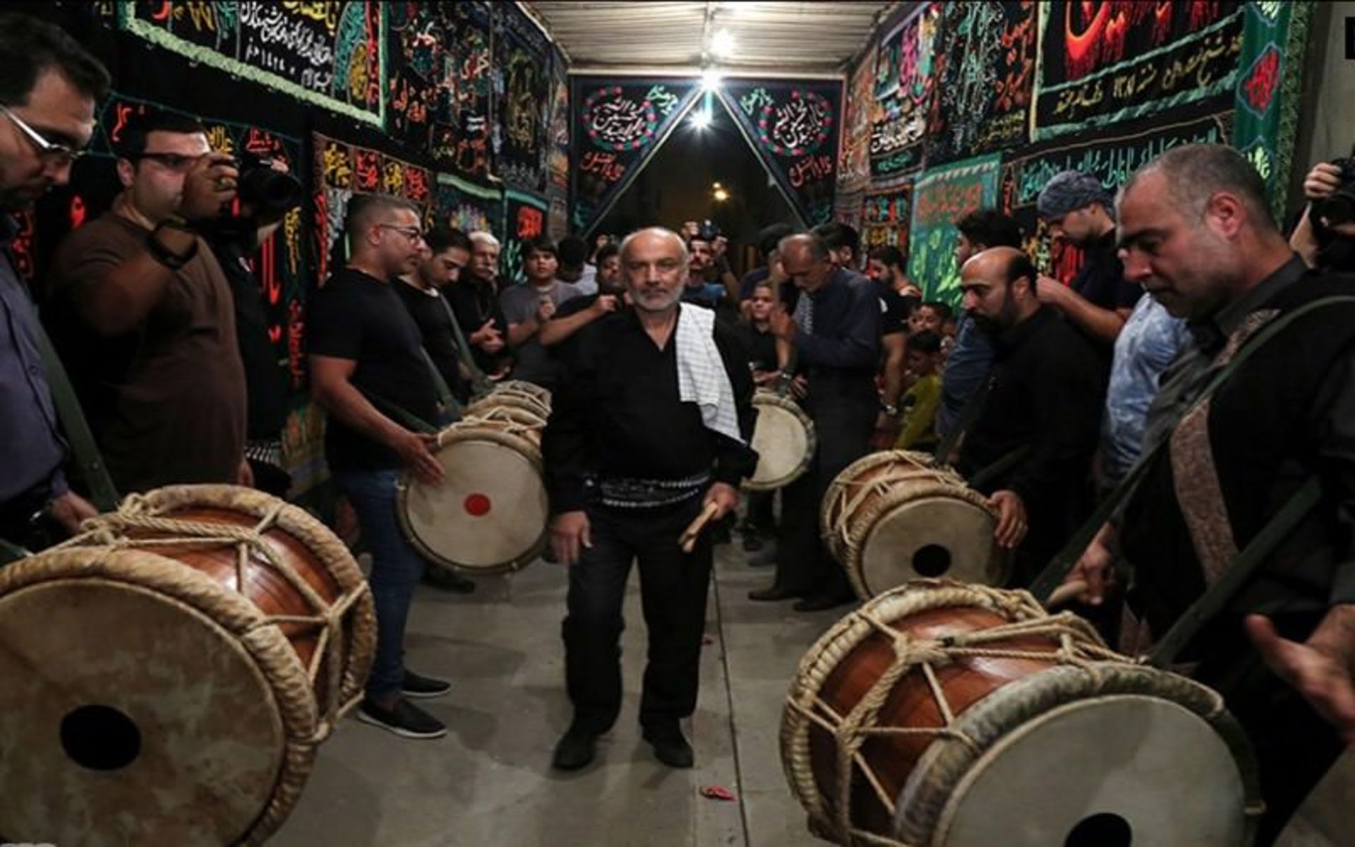 مراسم نواختن سنج و دوام در بوشهر