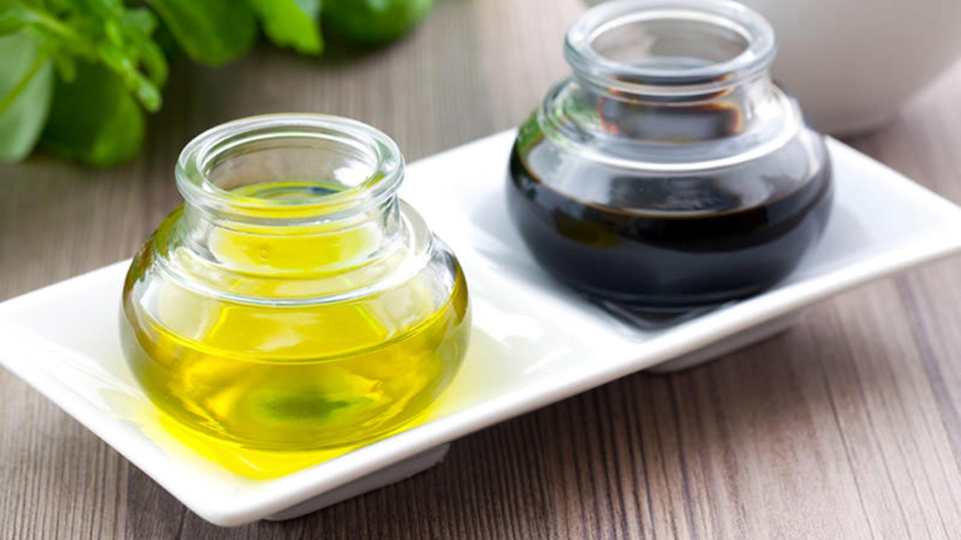 روغن زیتون و سرکه