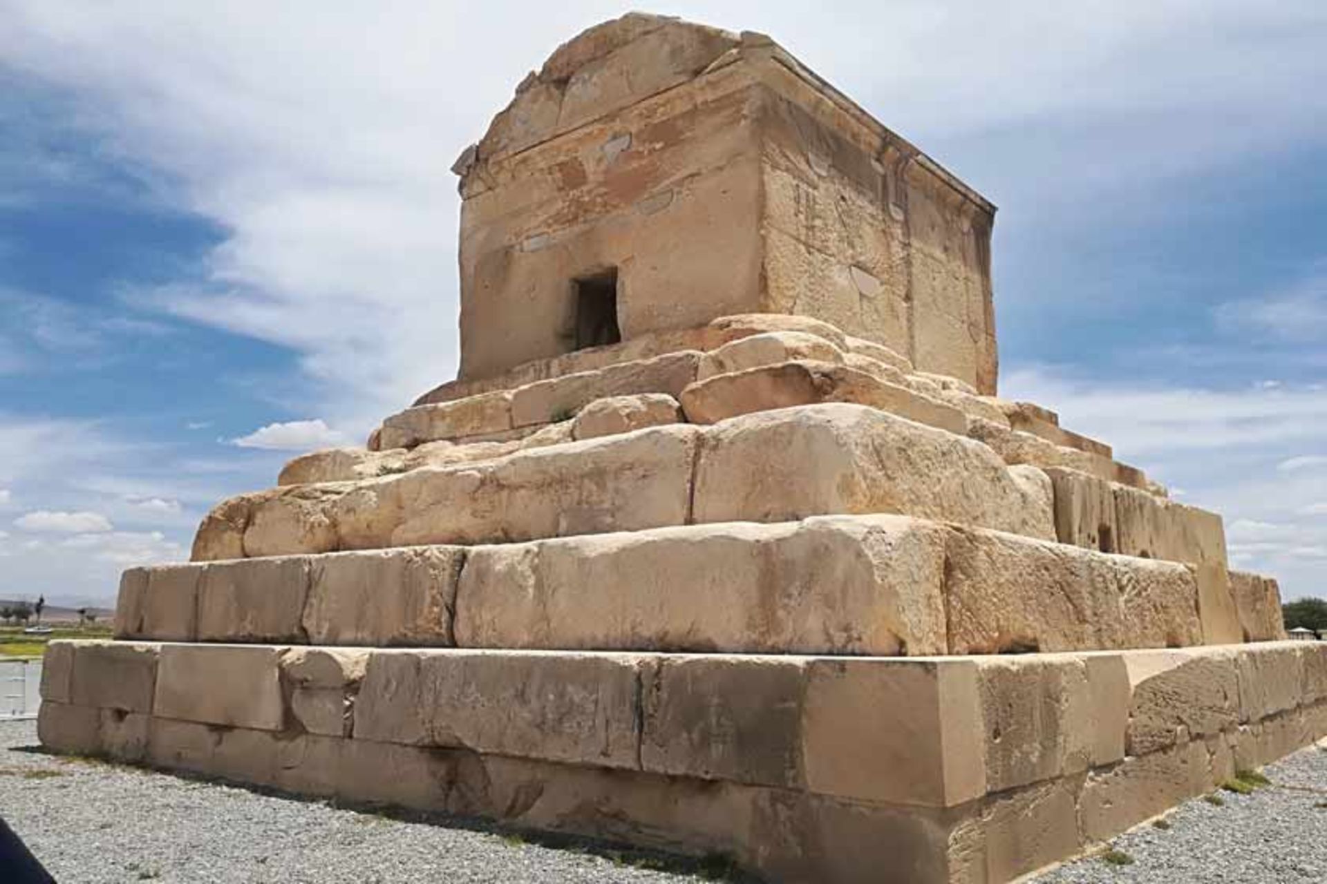 آرامگاه کوروش