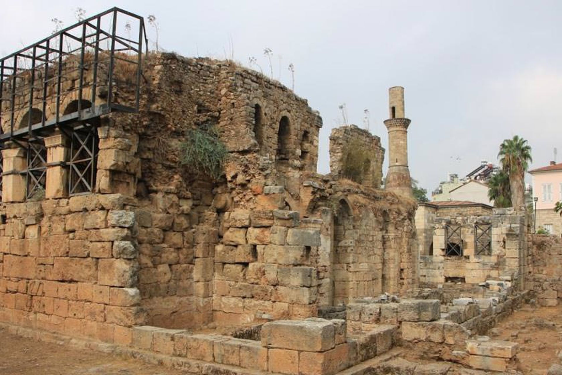 مسجد مناره شکسته (مسجد کسیک مناره)