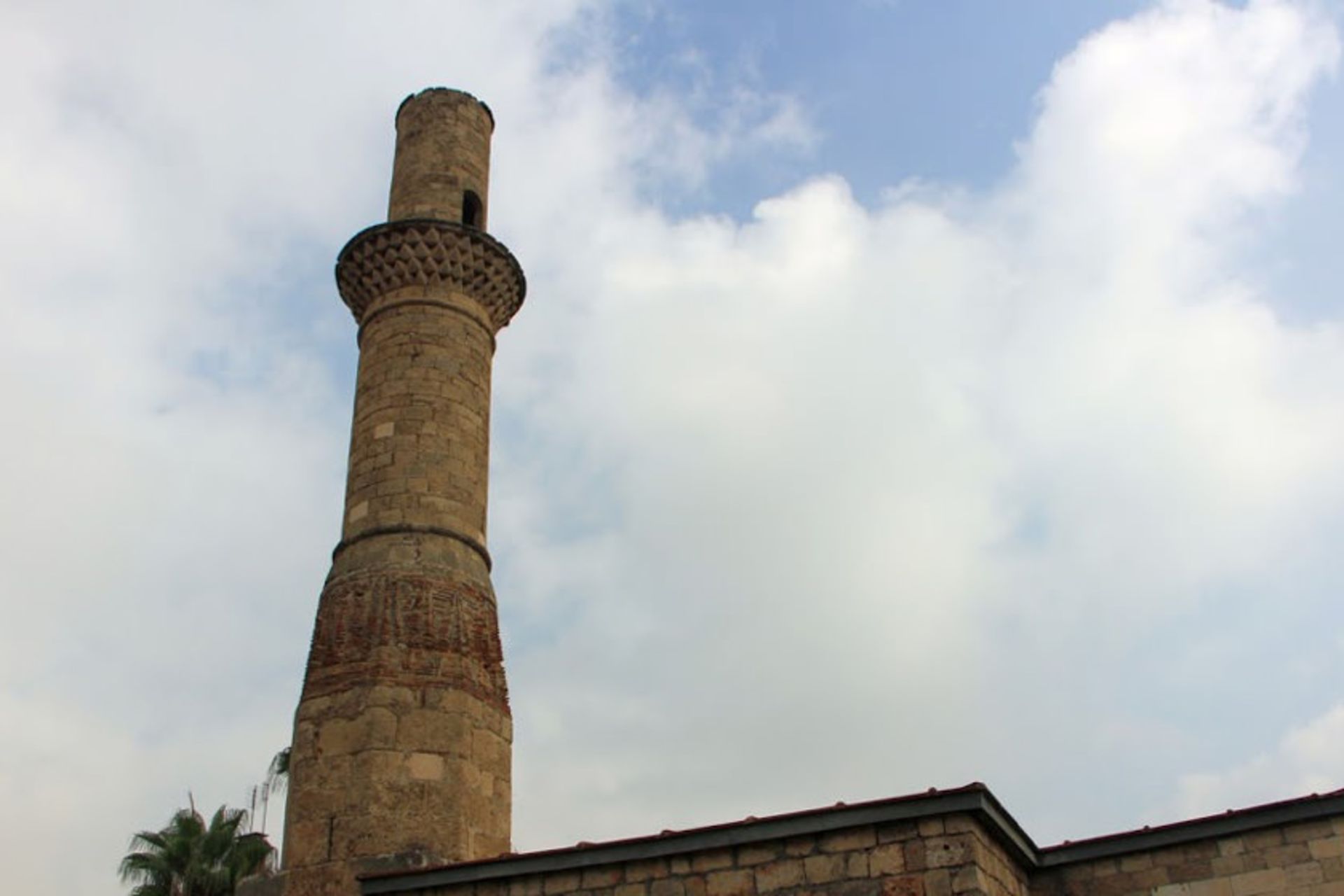 مسجد مناره شکسته (مسجد کسیک مناره)