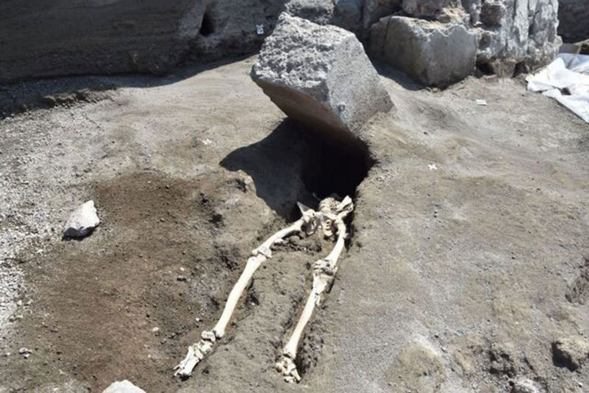 فرار از اتشفشان در پمپئی