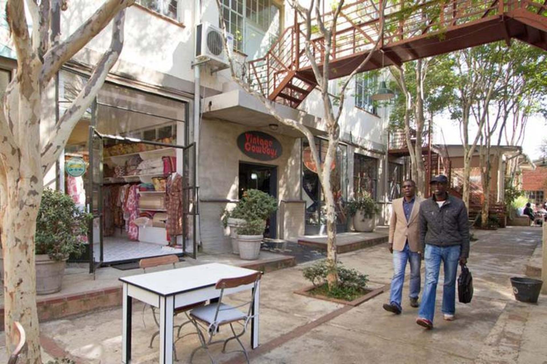 مرکز خرید استنلی ۴۴