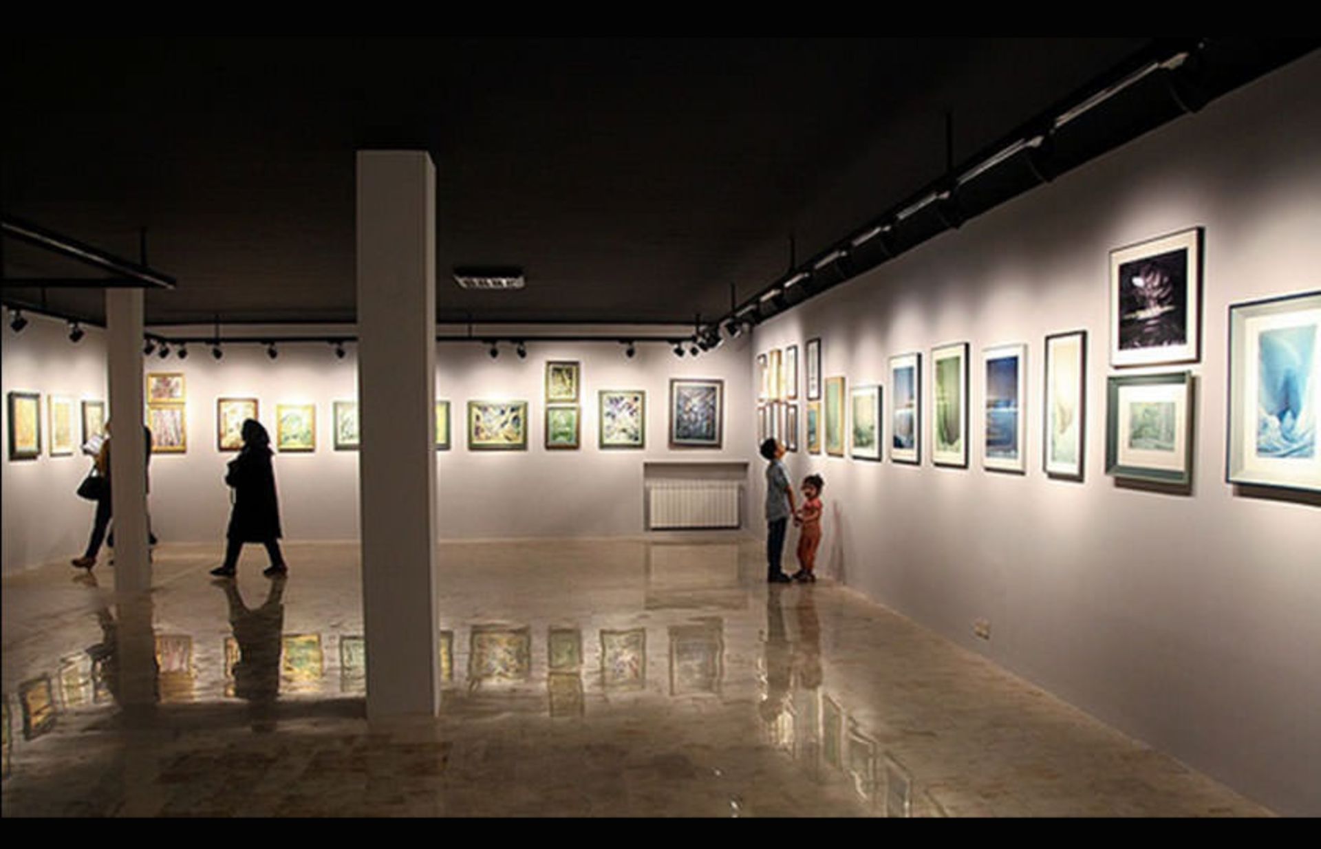 گالری آ 