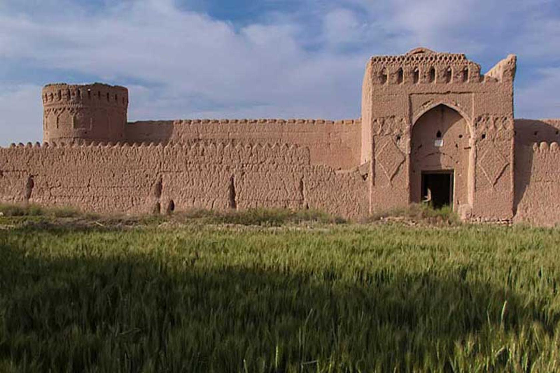 قلعه تاریخی مهریز