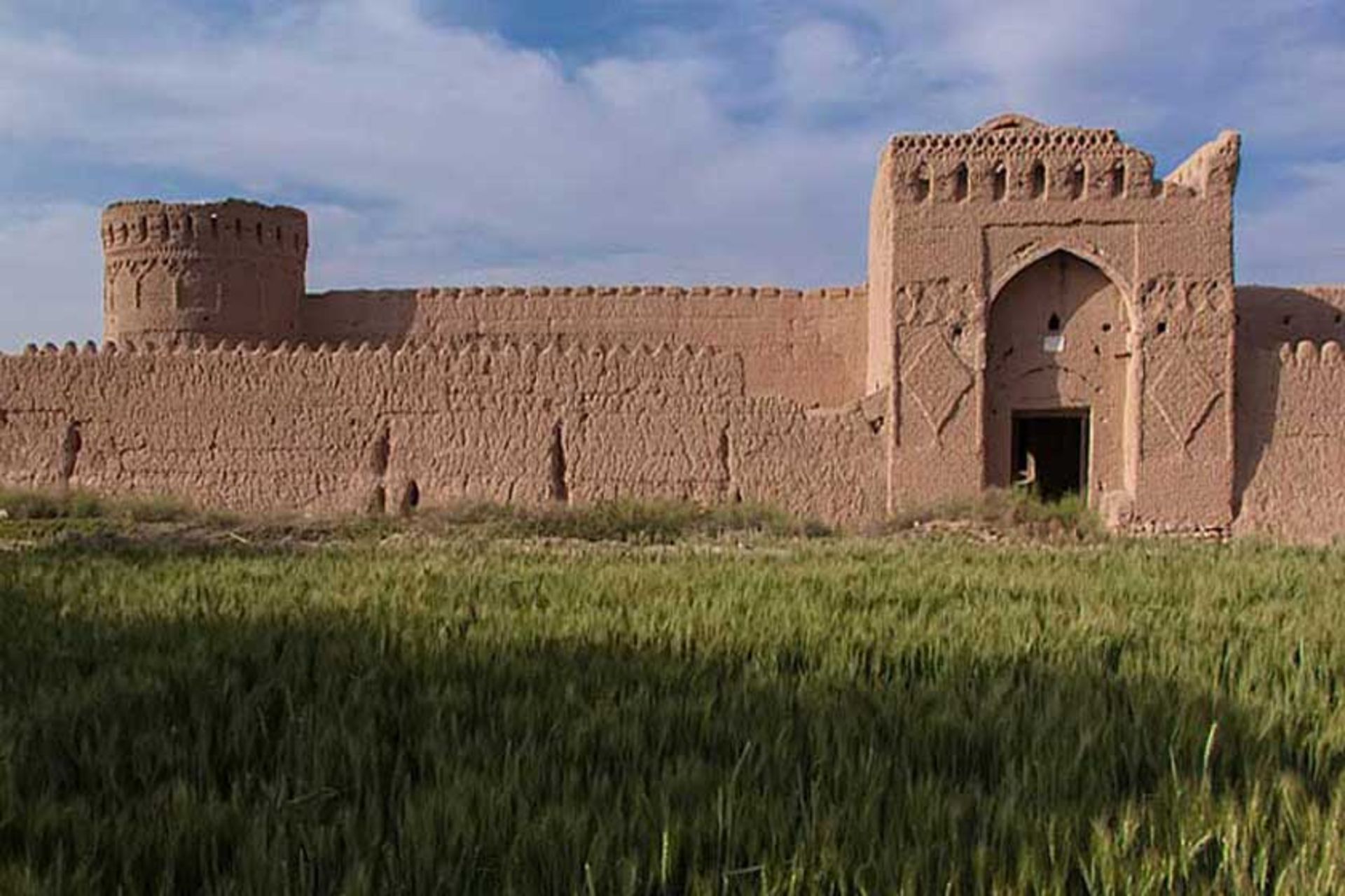 قلعه تاریخی مهریز