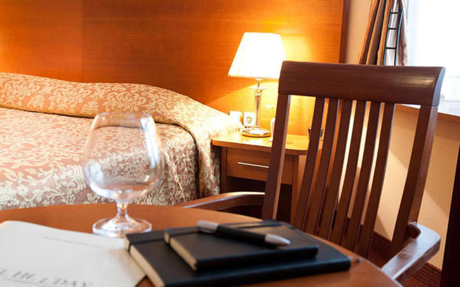 هتل هالیدی (Hotel Holiday)