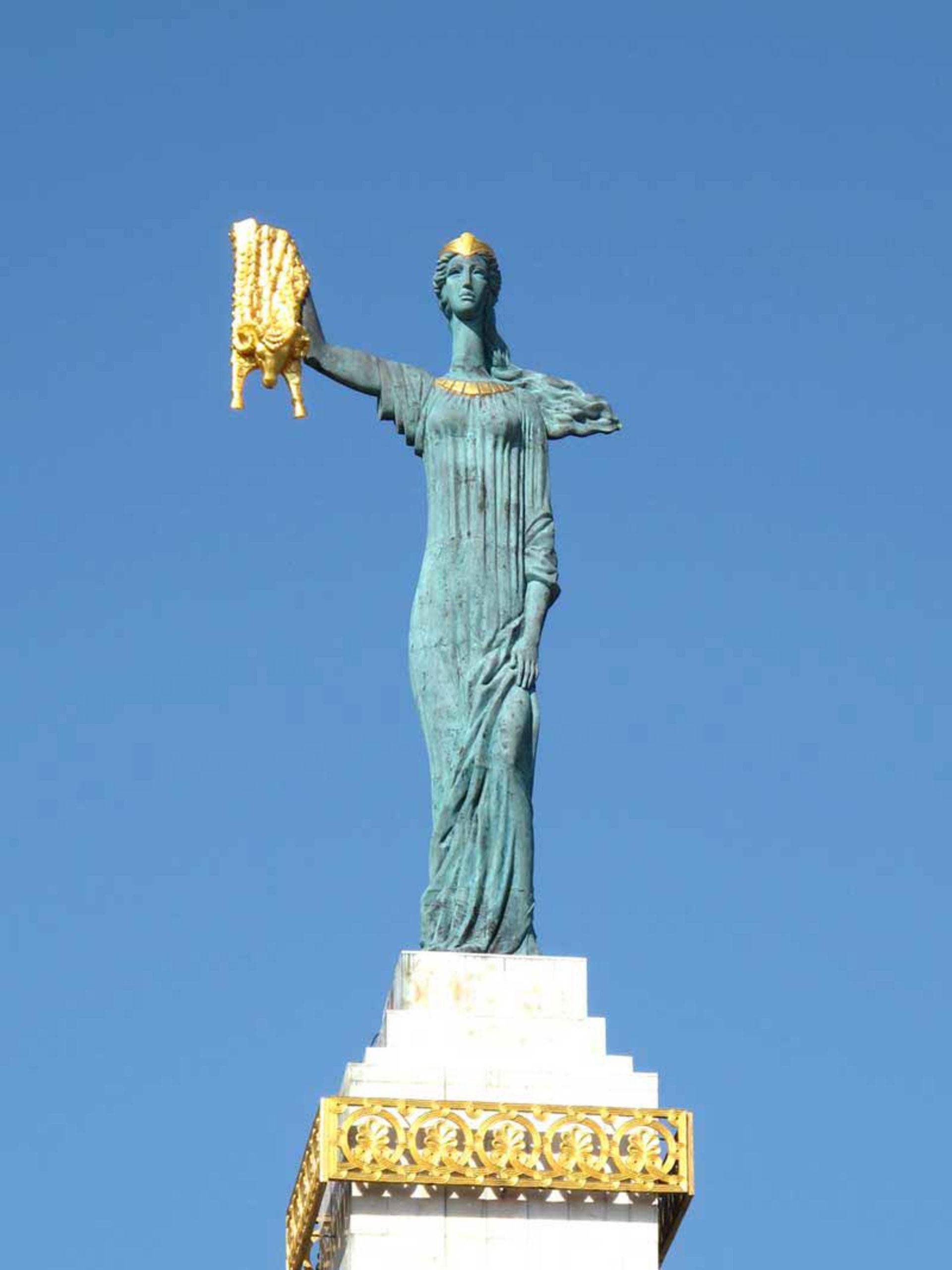 تندیس مدیا