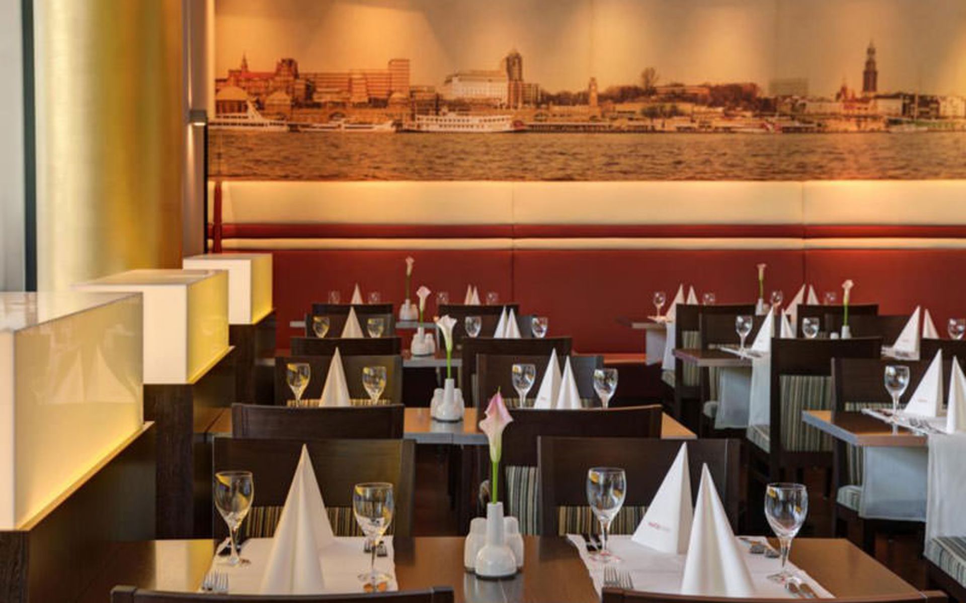 هتل اینتر سیتی هامبورگ هااوپ‌باهن‌هوف (IntercityHotel Hamburg Hauptbahnhof)