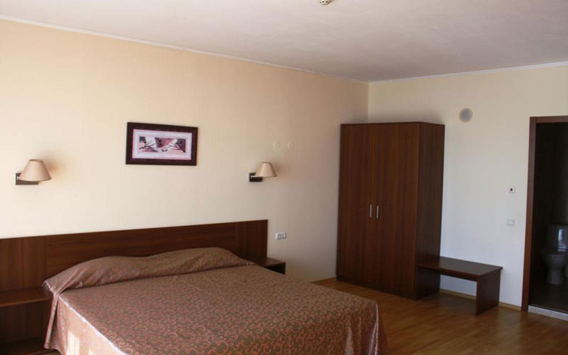 هتل سنترال (Hotel Central)