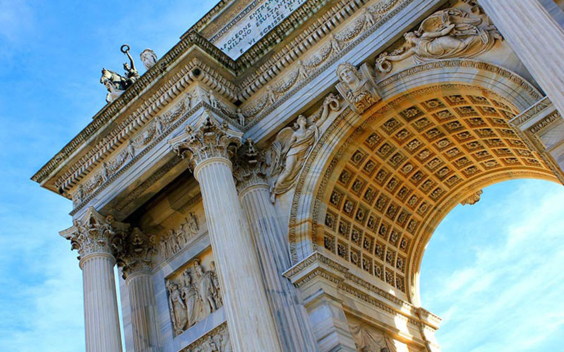 طاق صلح میلان (Arco della Pace)