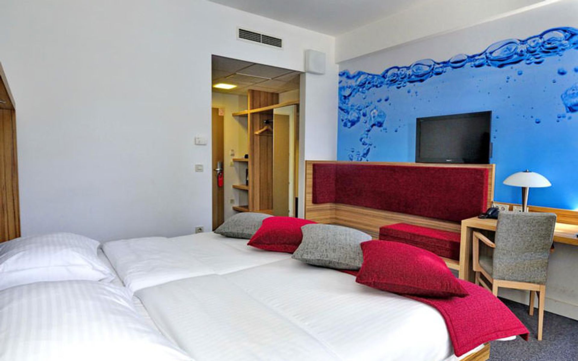 هتل ربرو (Hotel Rebro)