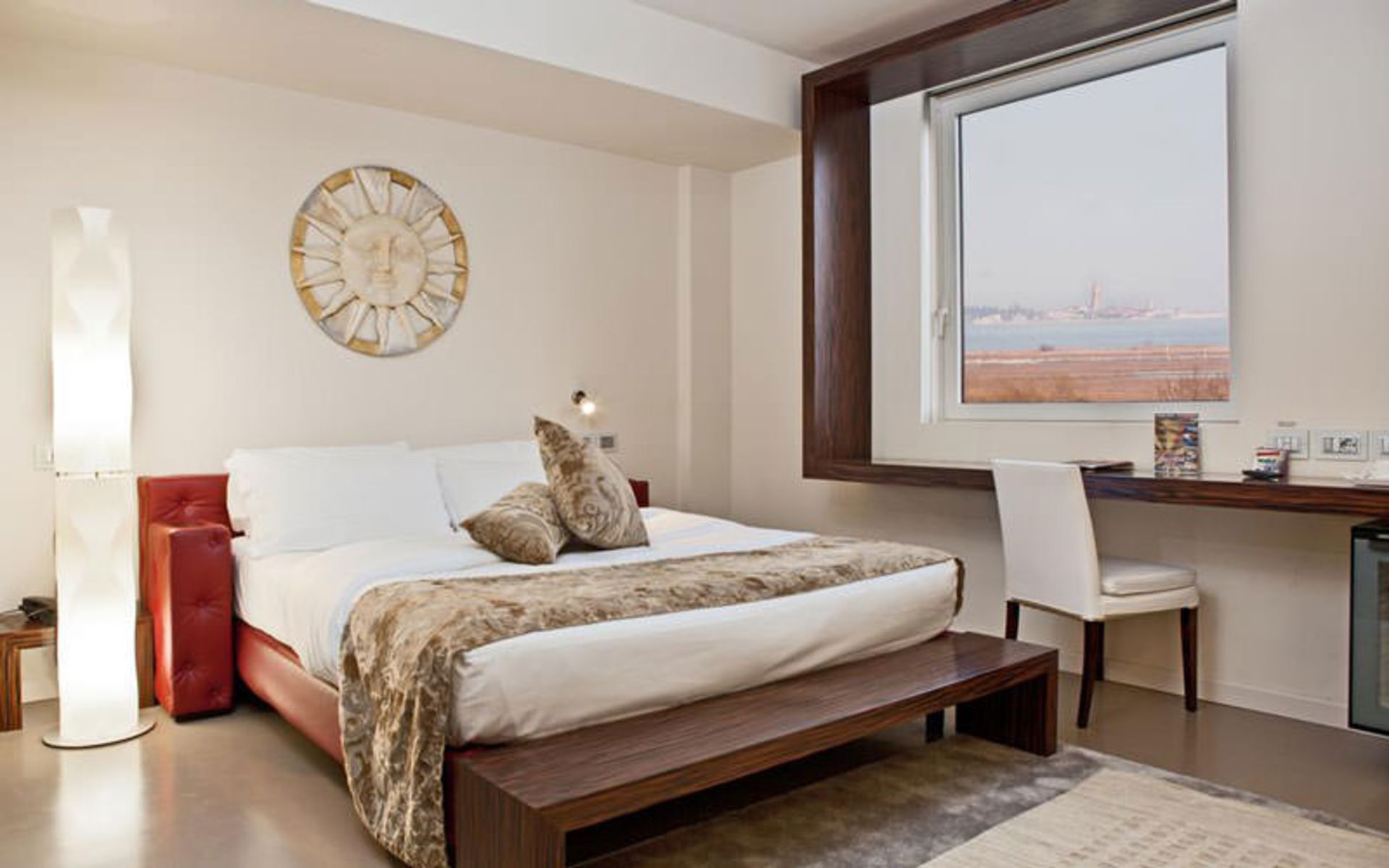 هتل آنتونی (Antony Hotel)