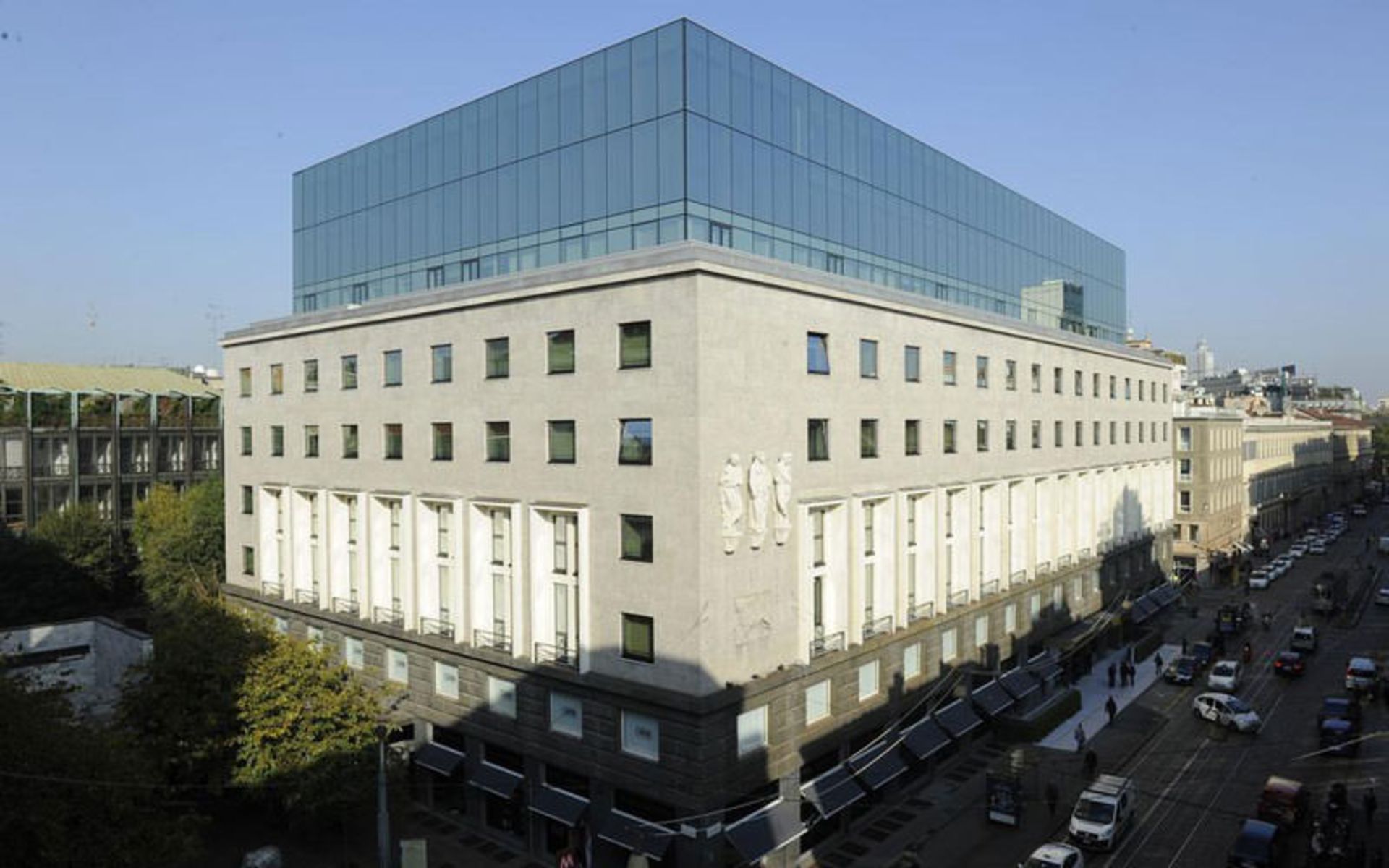 هتل آرمانی میلانو (Armani Hotel Milano)