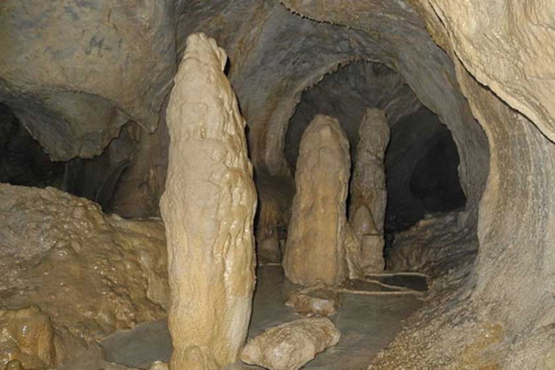 غار آهکی