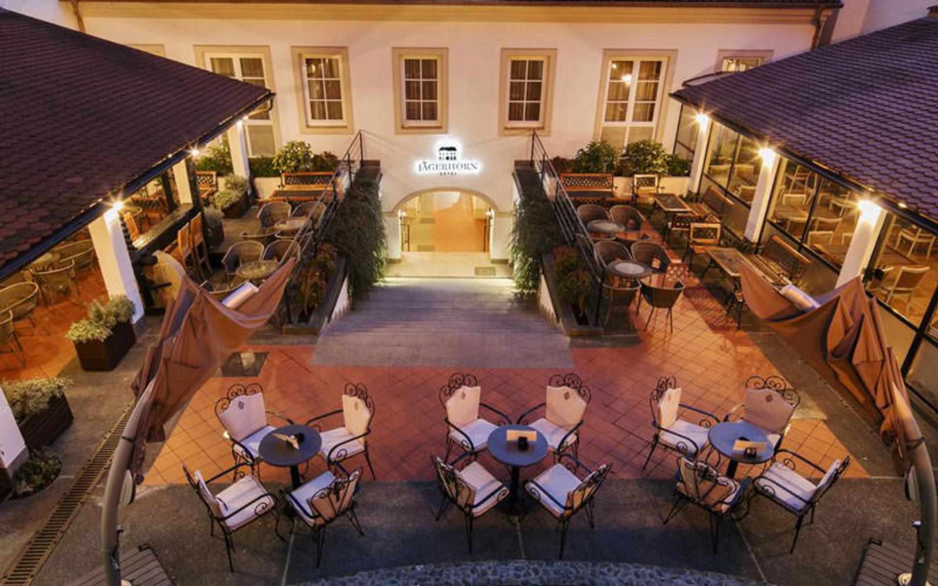 هتل جاگرهورن (Hotel Jagerhorn)