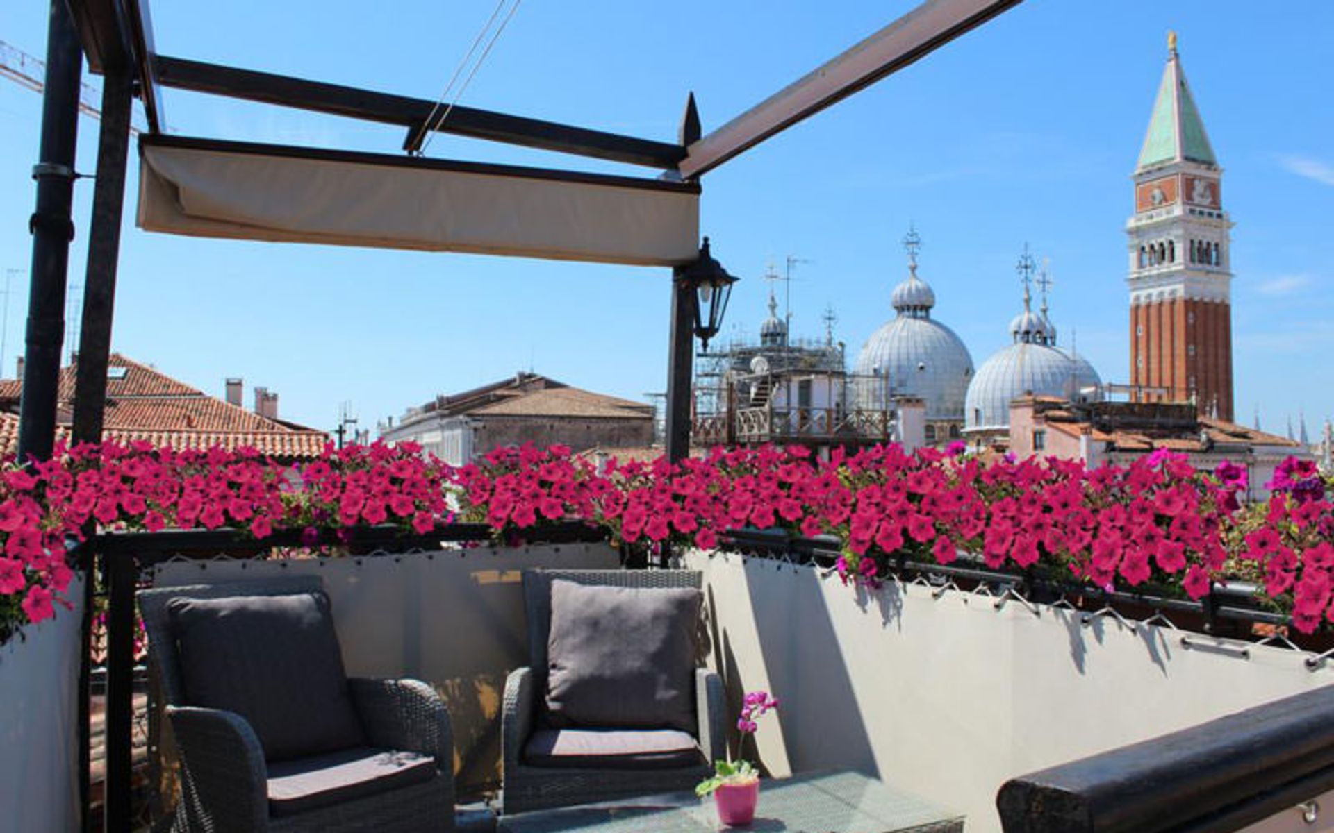 هتل کلمبینا (Hotel Colombina)