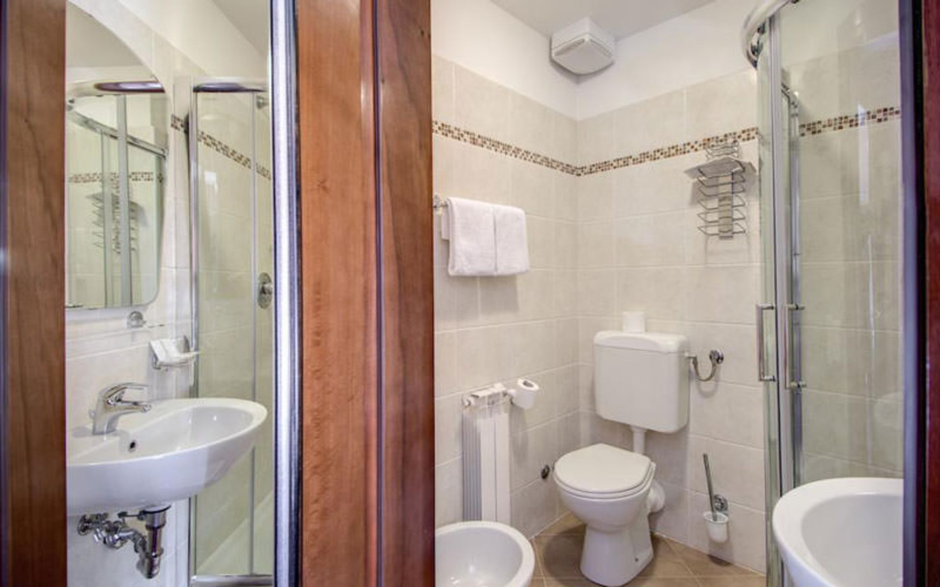 هتل دوموس کاوانیس (Domus Cavanis)