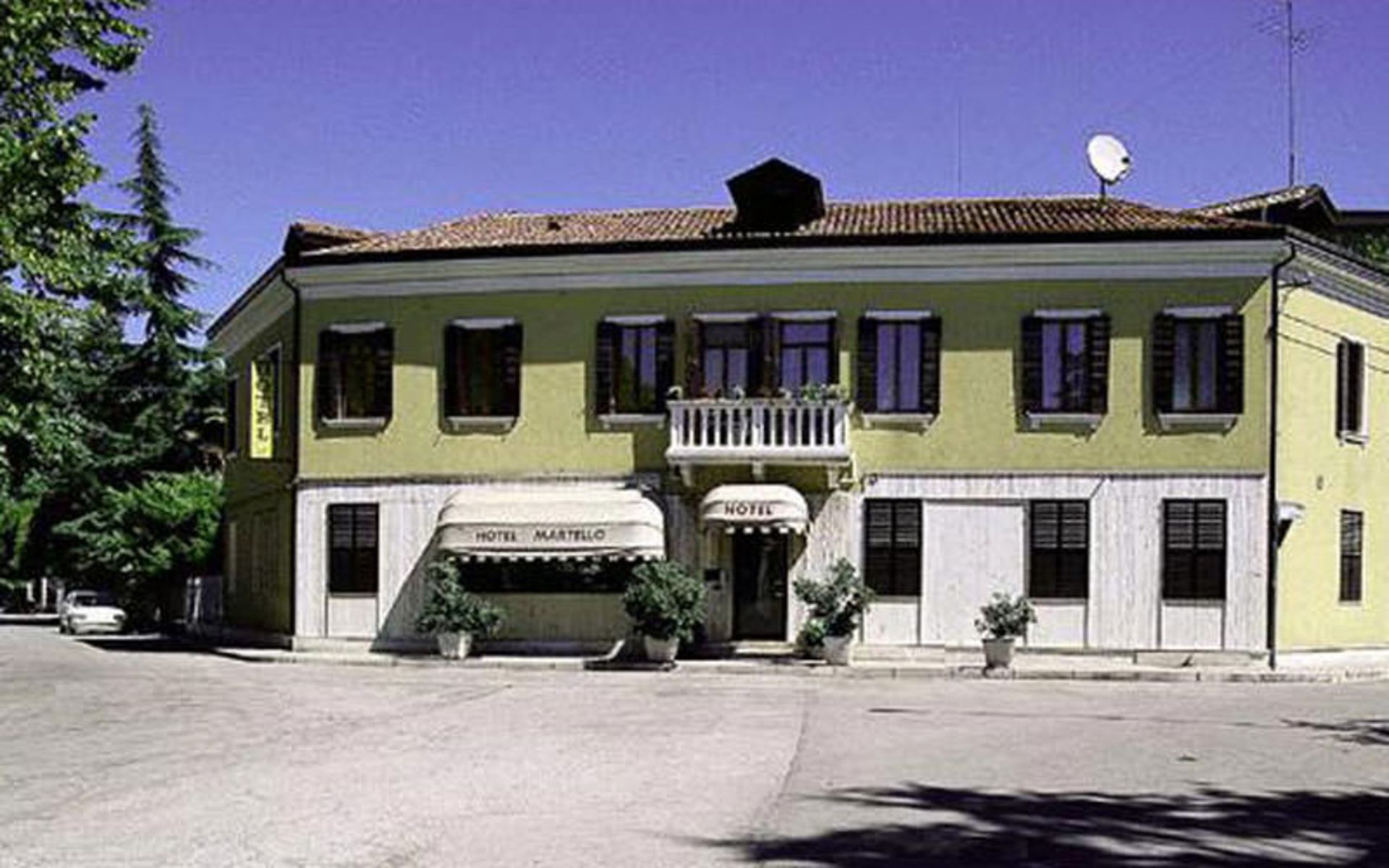 هتل مارتلو (Hotel Martello)