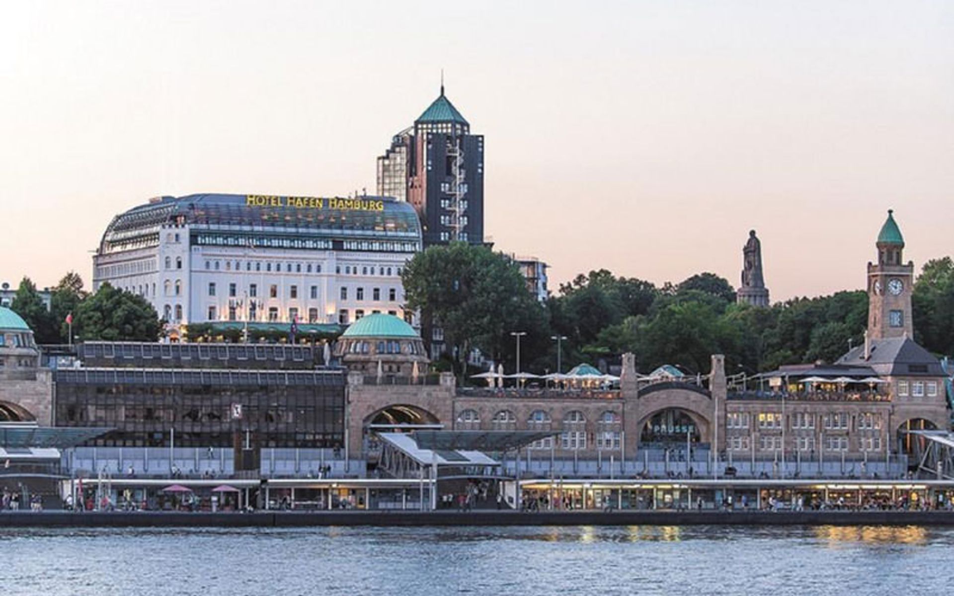 هتل هافن هامبورگ (Hotel Hafen Hamburg)