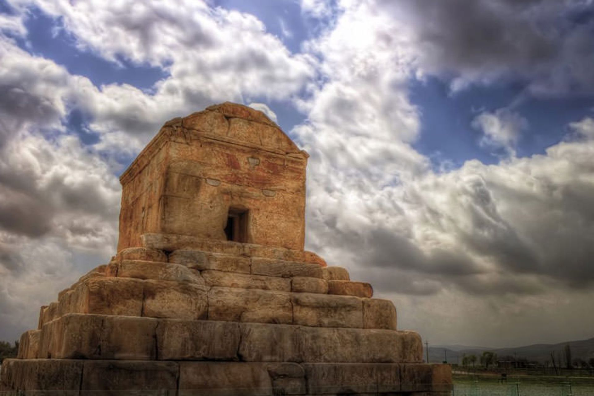 آرامگاه کوروش