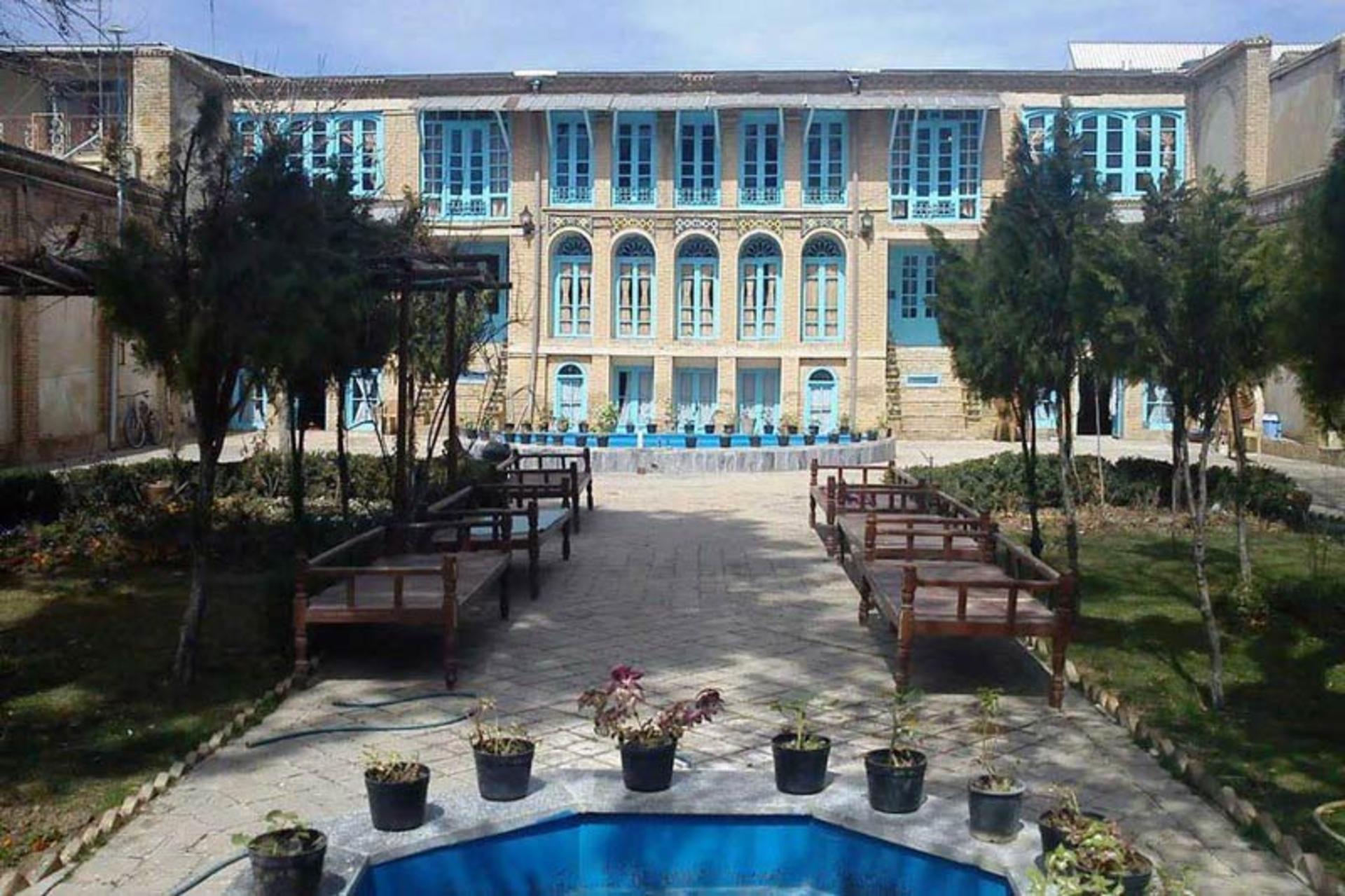 خانه کمال‌الدین نبوی طباطبایی