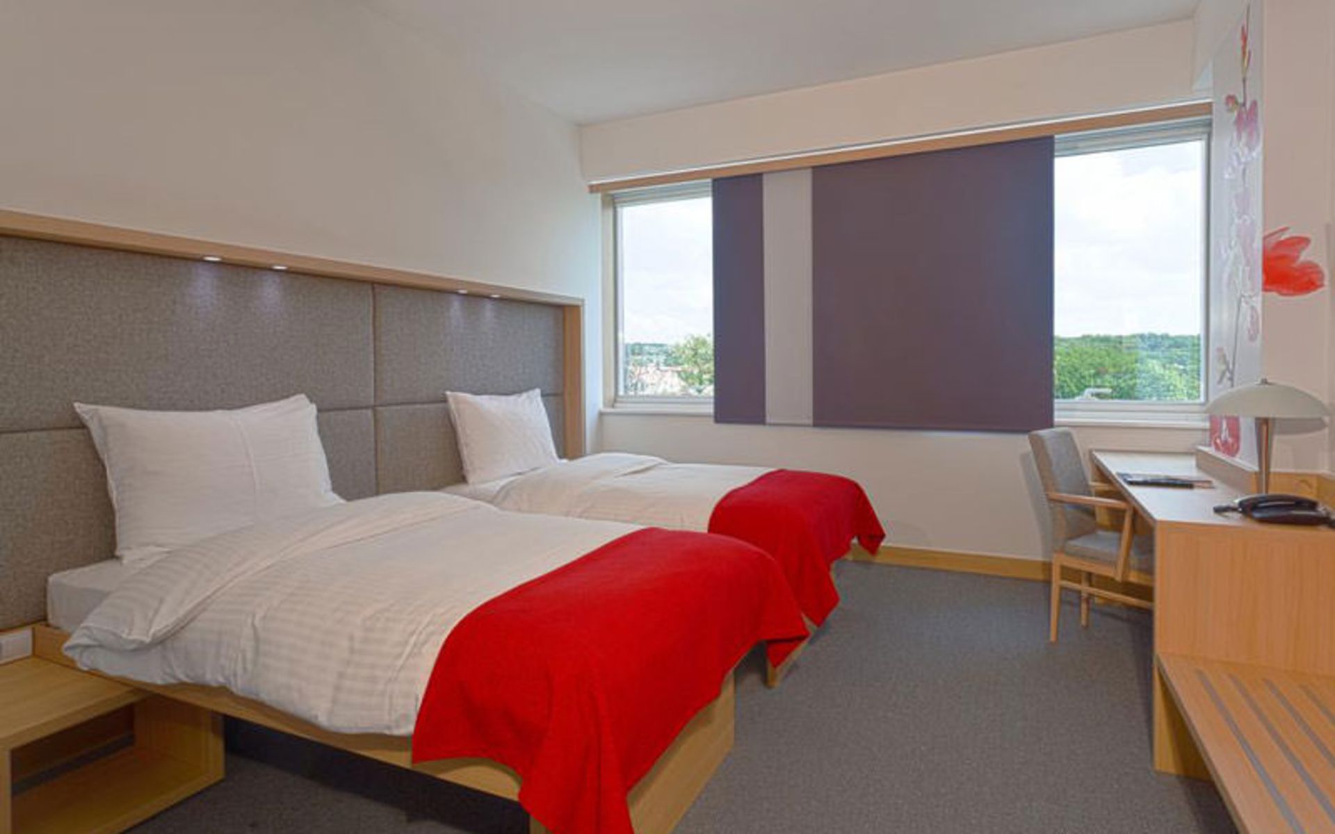هتل ربرو (Hotel Rebro)