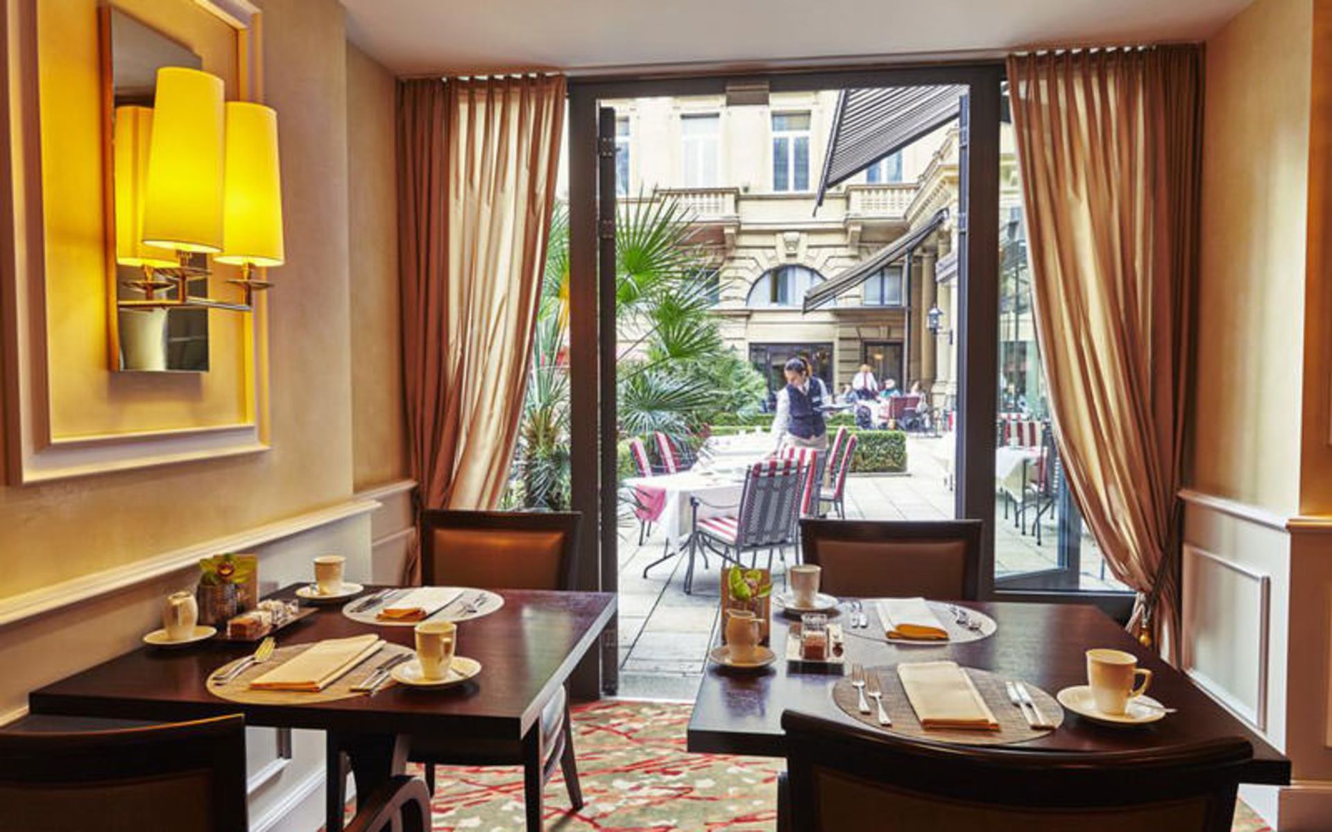 هتل استیگنبرگ فرانکفورت هوف (Steigenberger Frankfurter Hof)