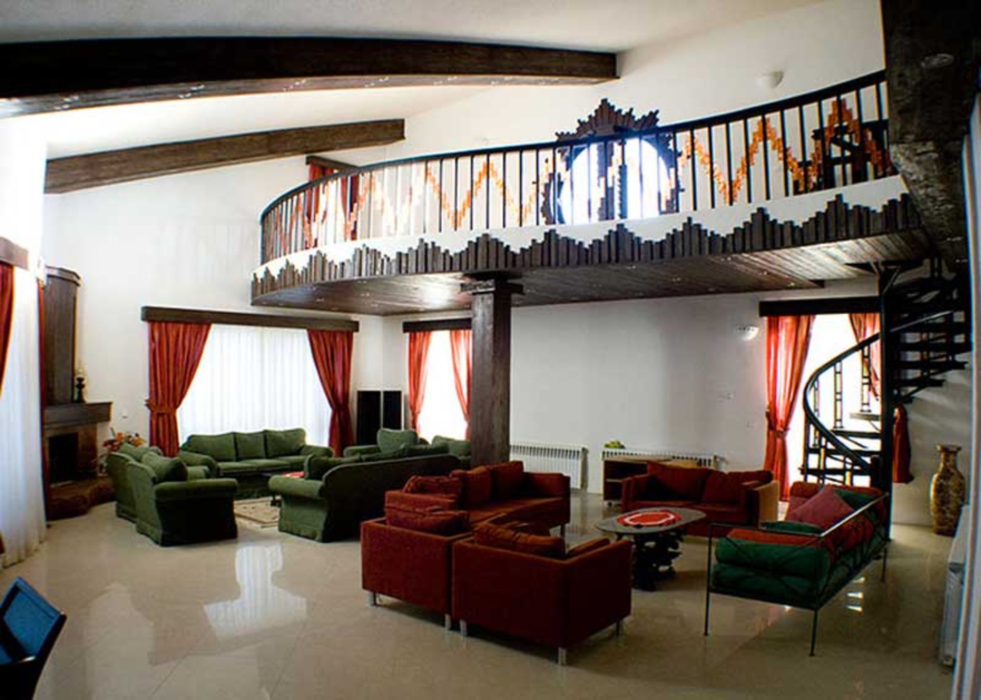 هتل دنیز (باری)
